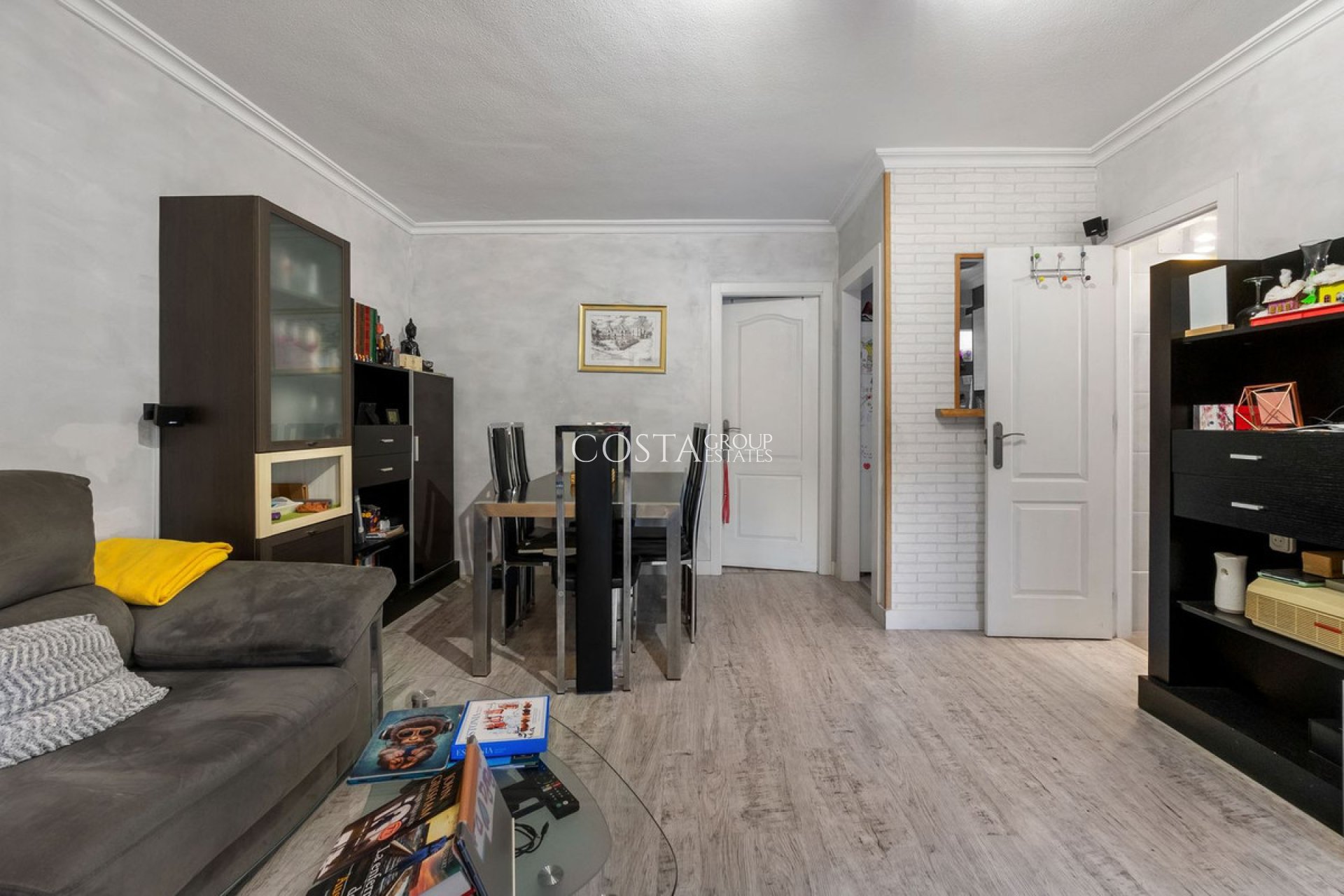 Resale - House -
Torrevieja