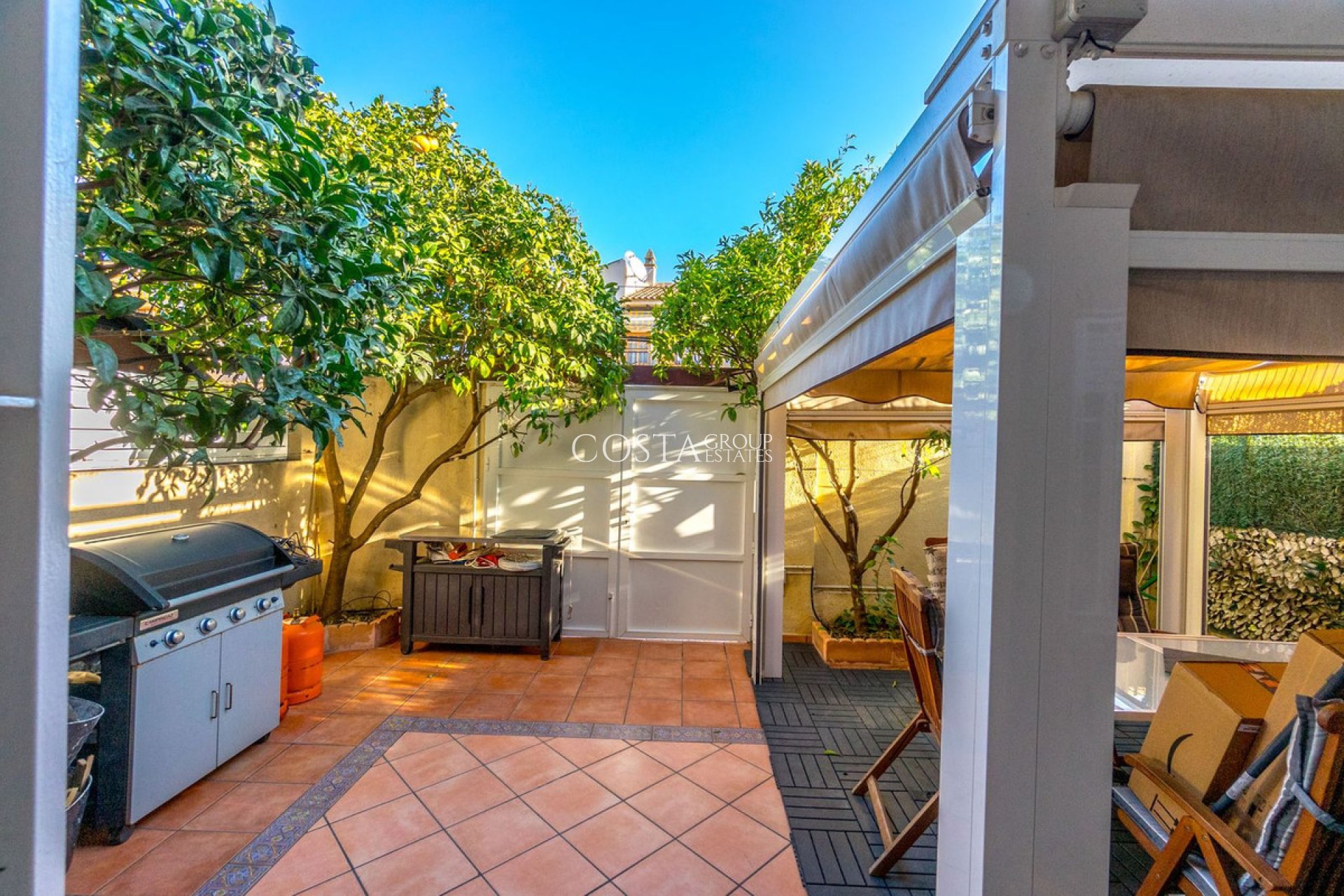 Resale - House -
Torrevieja