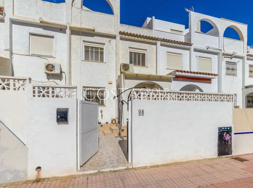 Resale - House -
Torrevieja