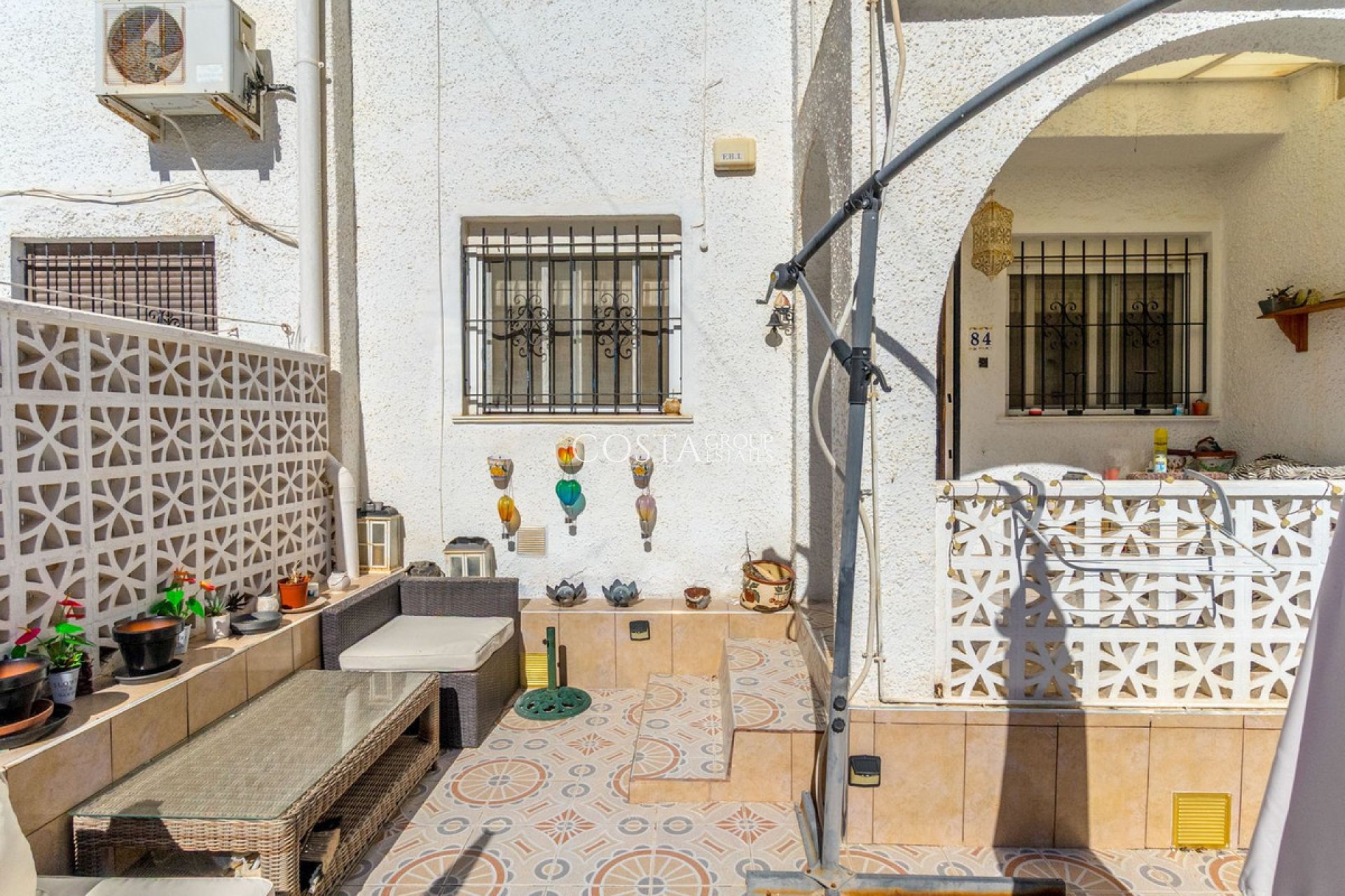 Resale - House -
Torrevieja