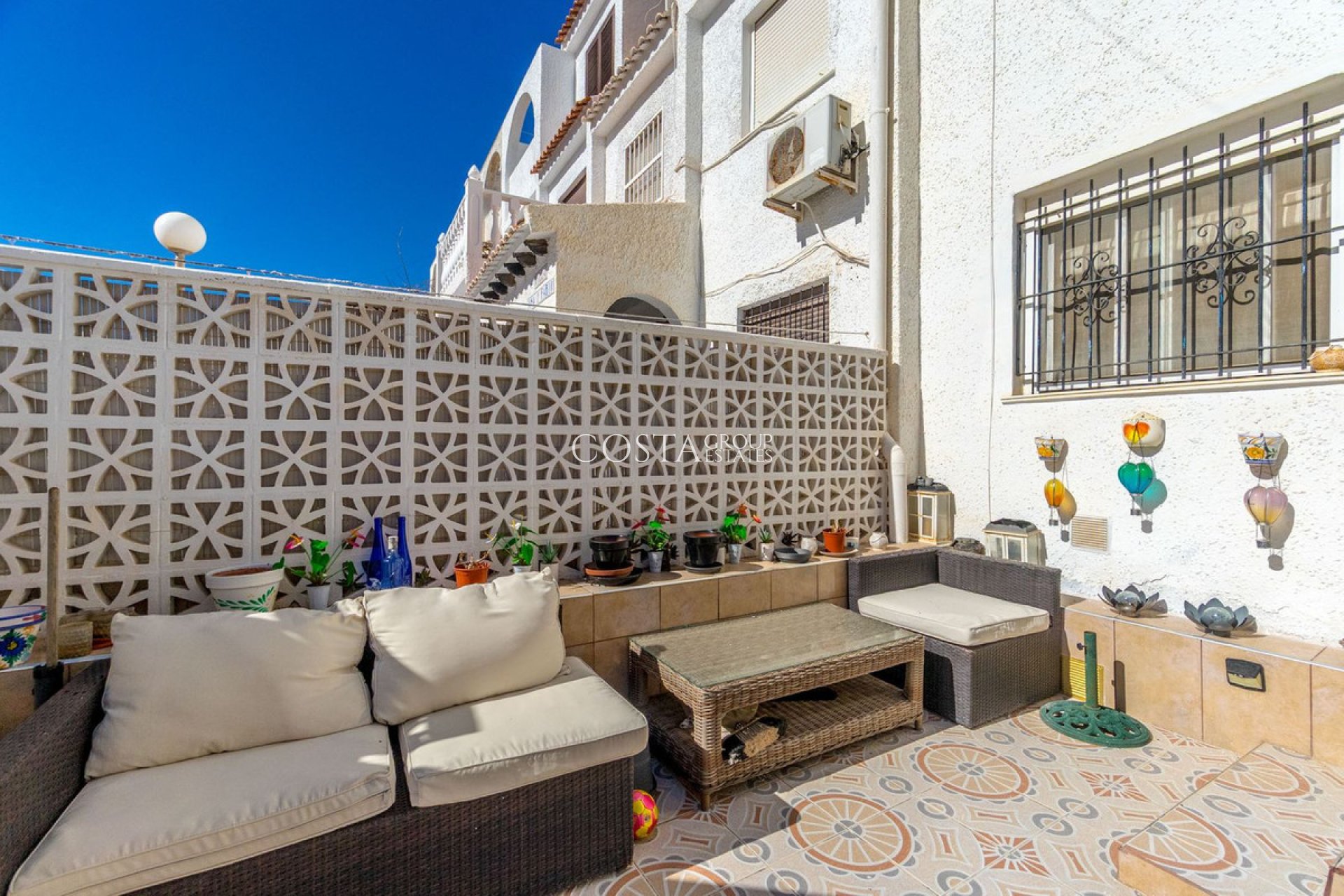 Resale - House -
Torrevieja