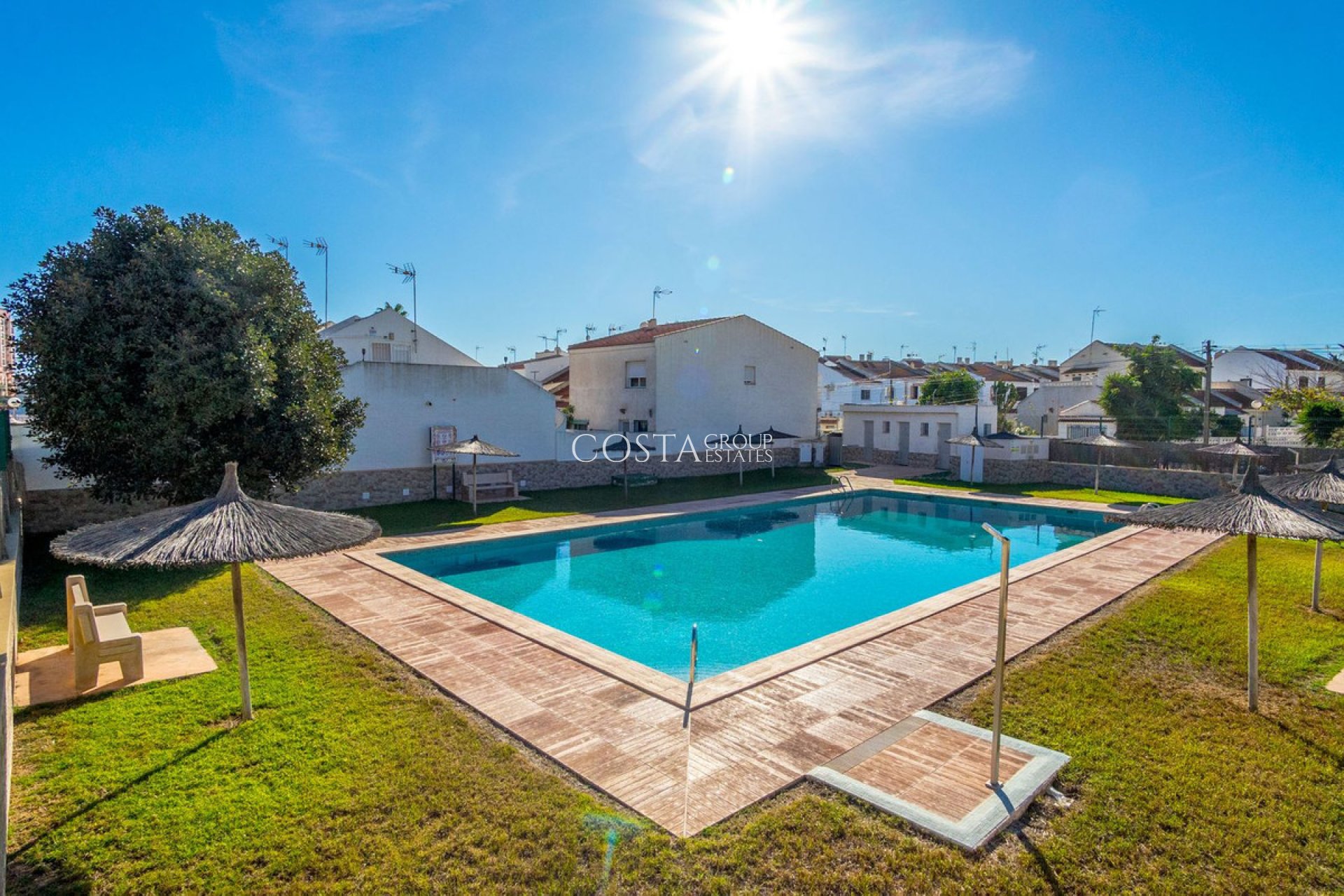 Resale - House -
Torrevieja