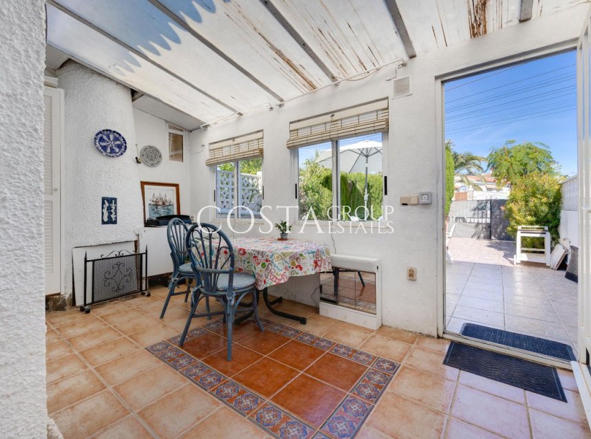 Resale - House -
Torrevieja