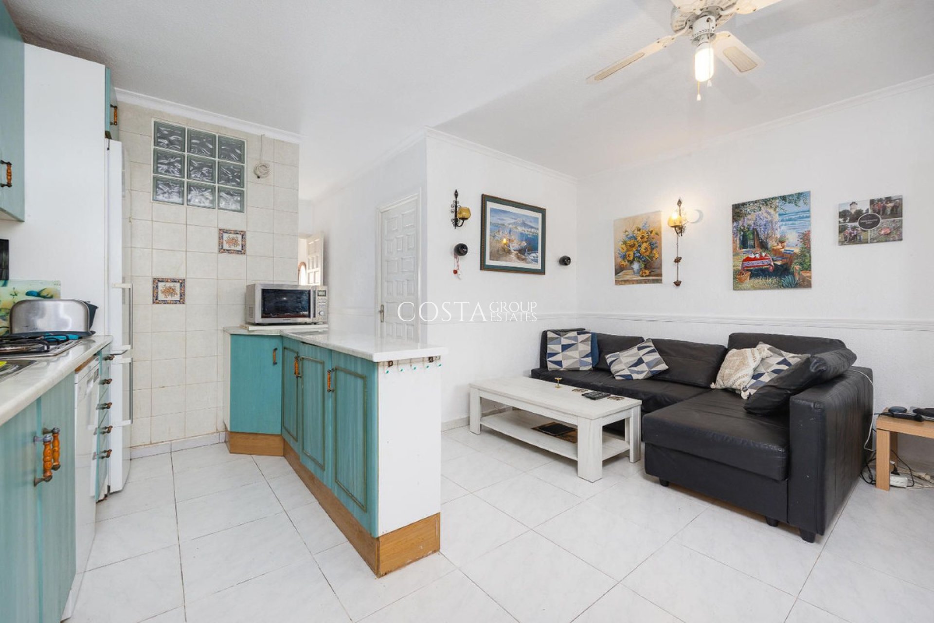 Resale - House -
Torrevieja