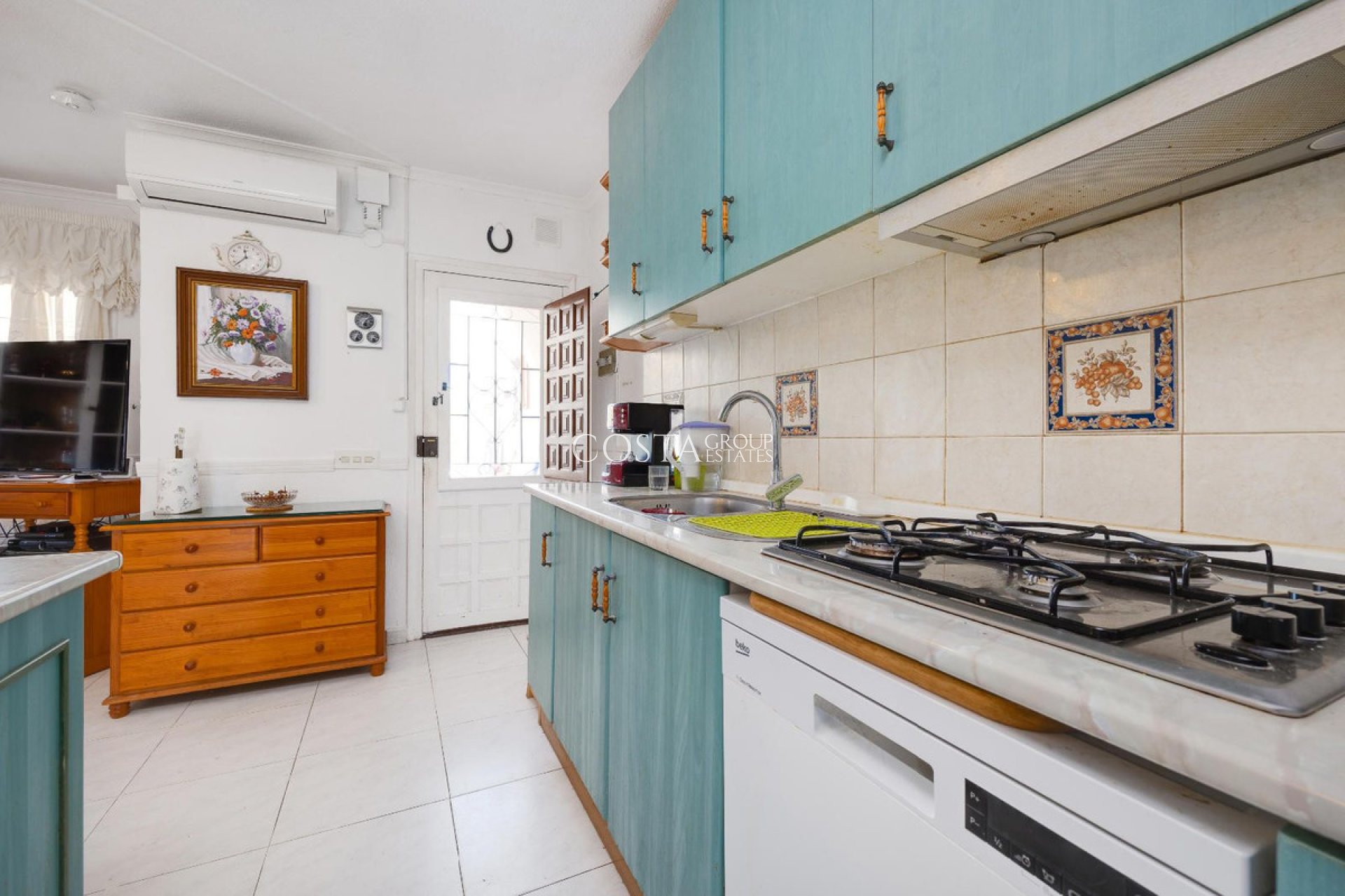 Resale - House -
Torrevieja