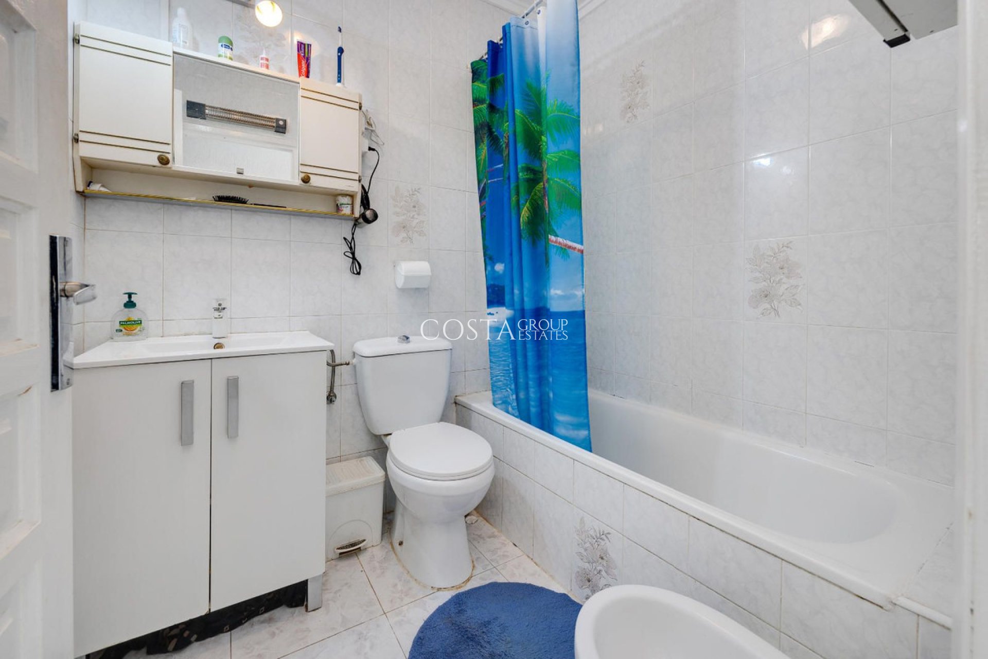 Resale - House -
Torrevieja