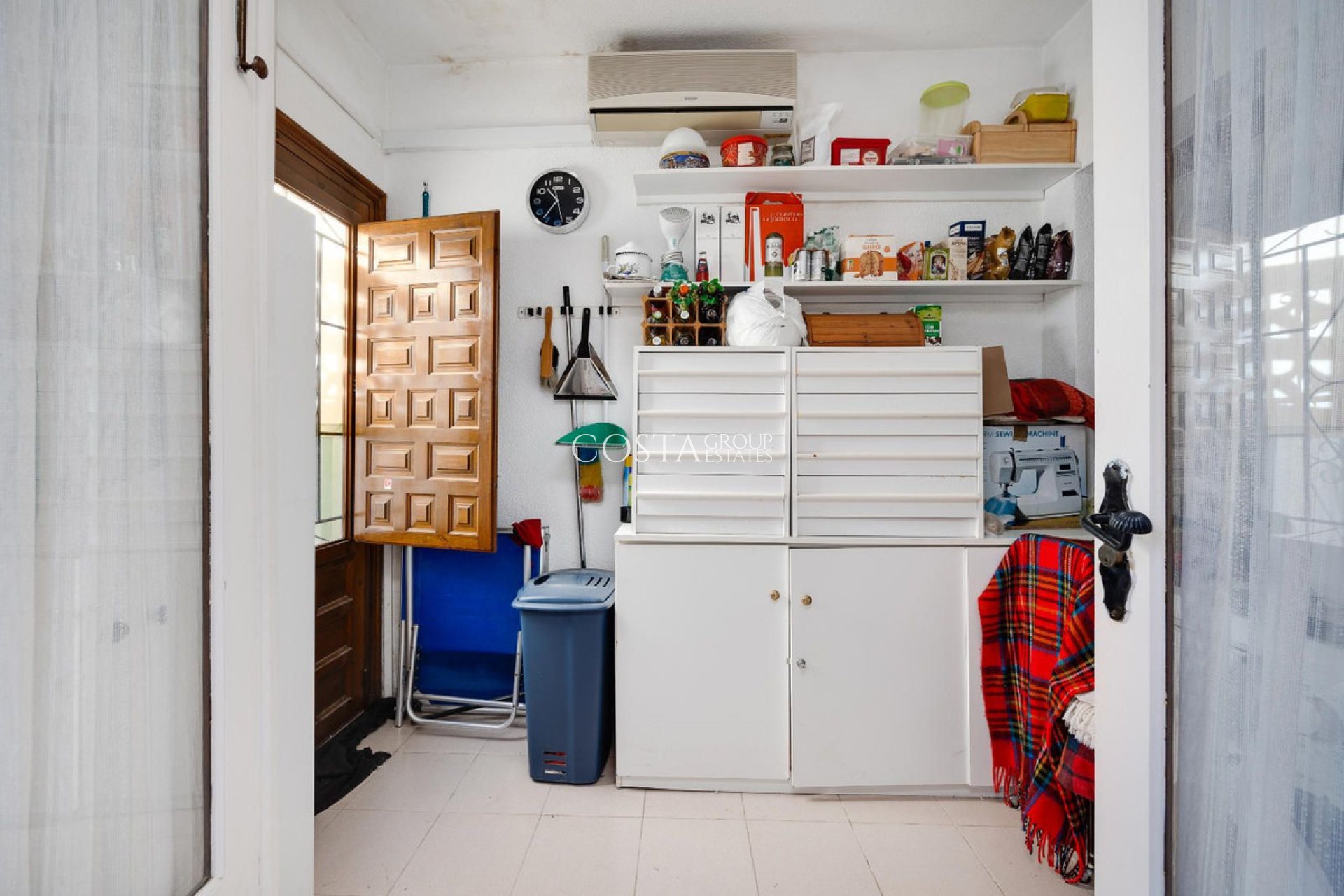 Resale - House -
Torrevieja