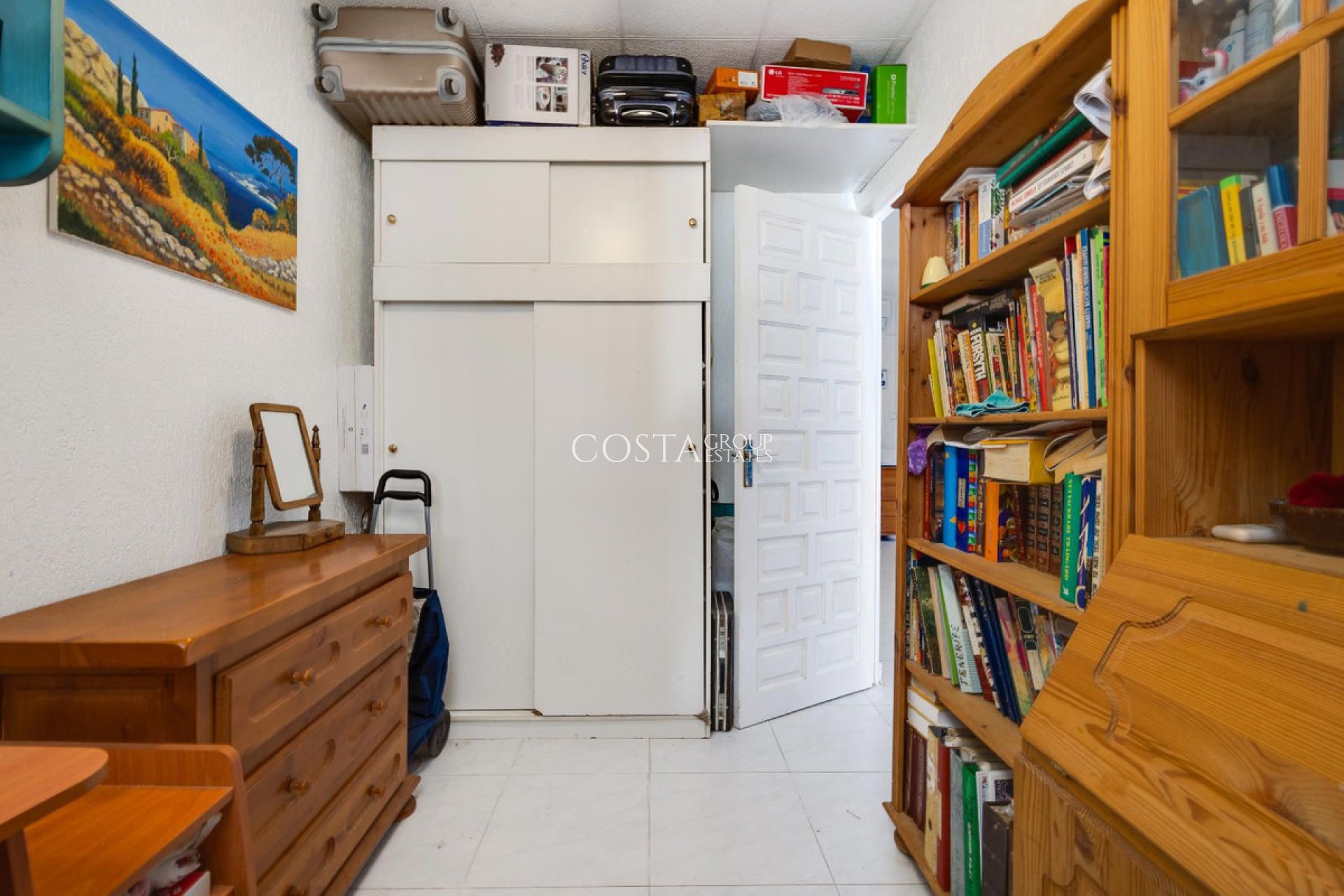 Resale - House -
Torrevieja