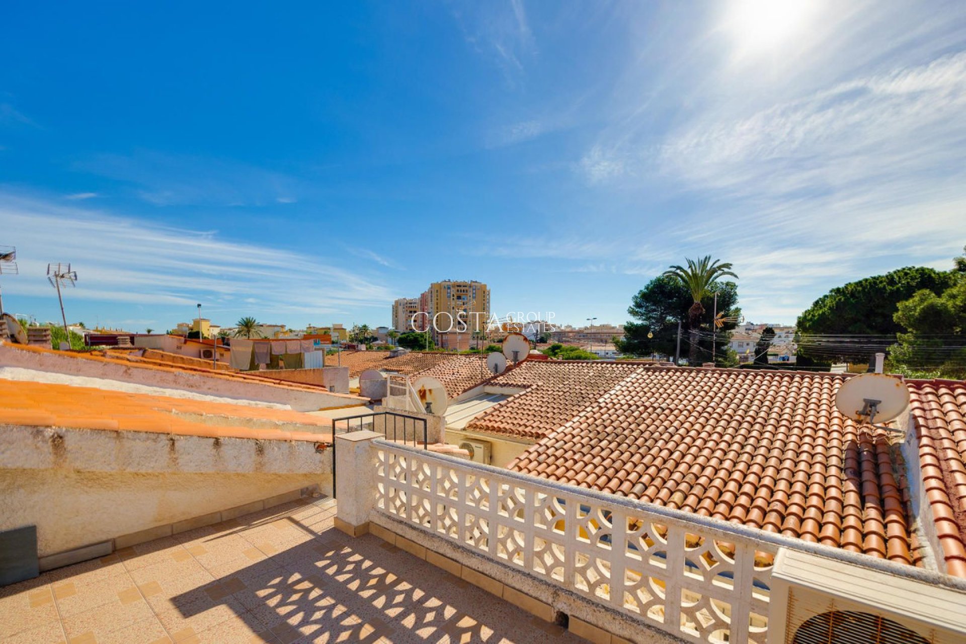 Resale - House -
Torrevieja