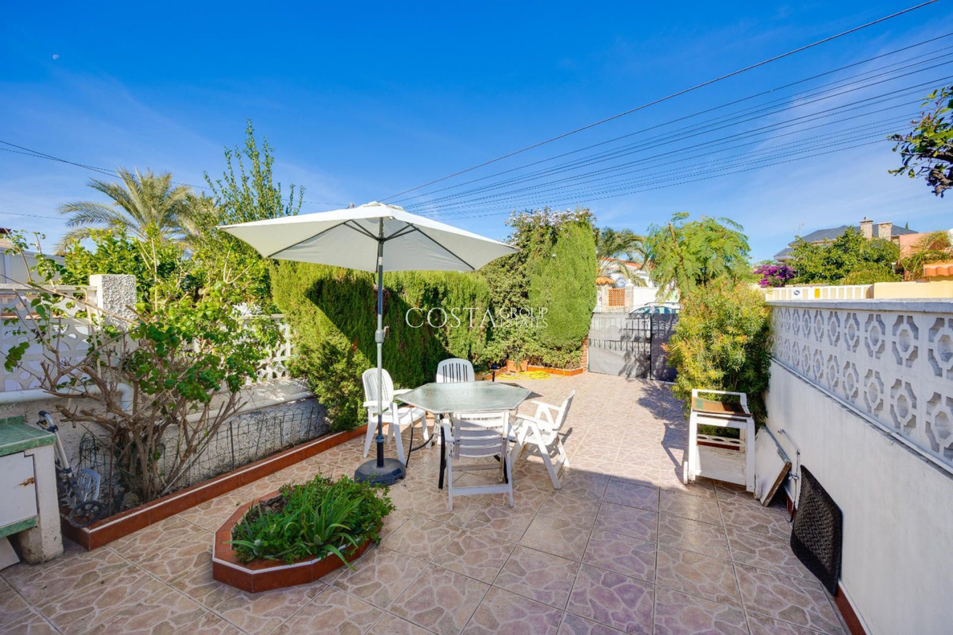 Resale - House -
Torrevieja