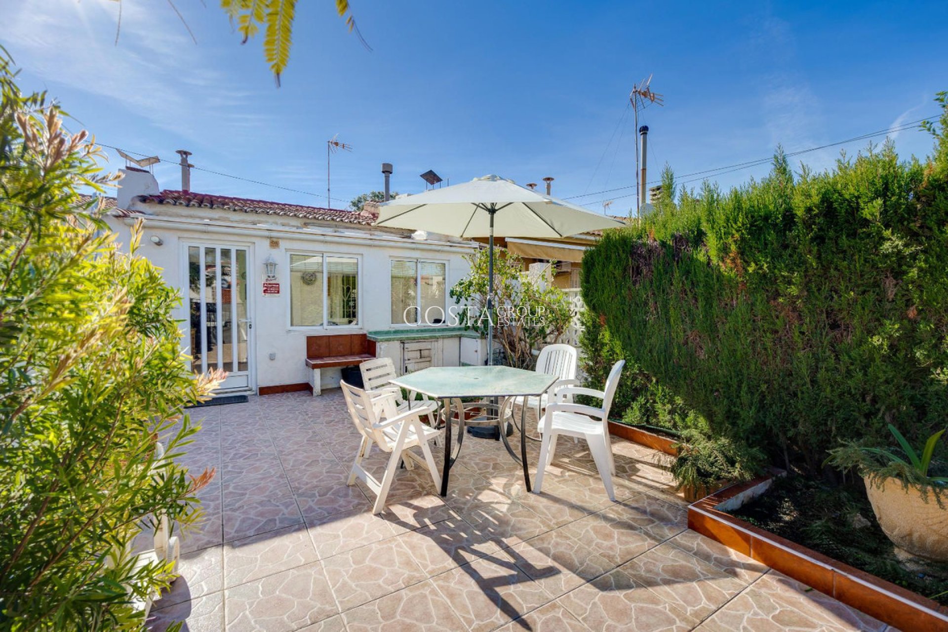 Resale - House -
Torrevieja