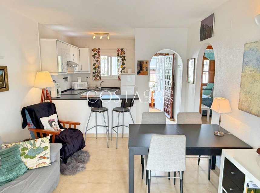 Resale - House -
Torrevieja