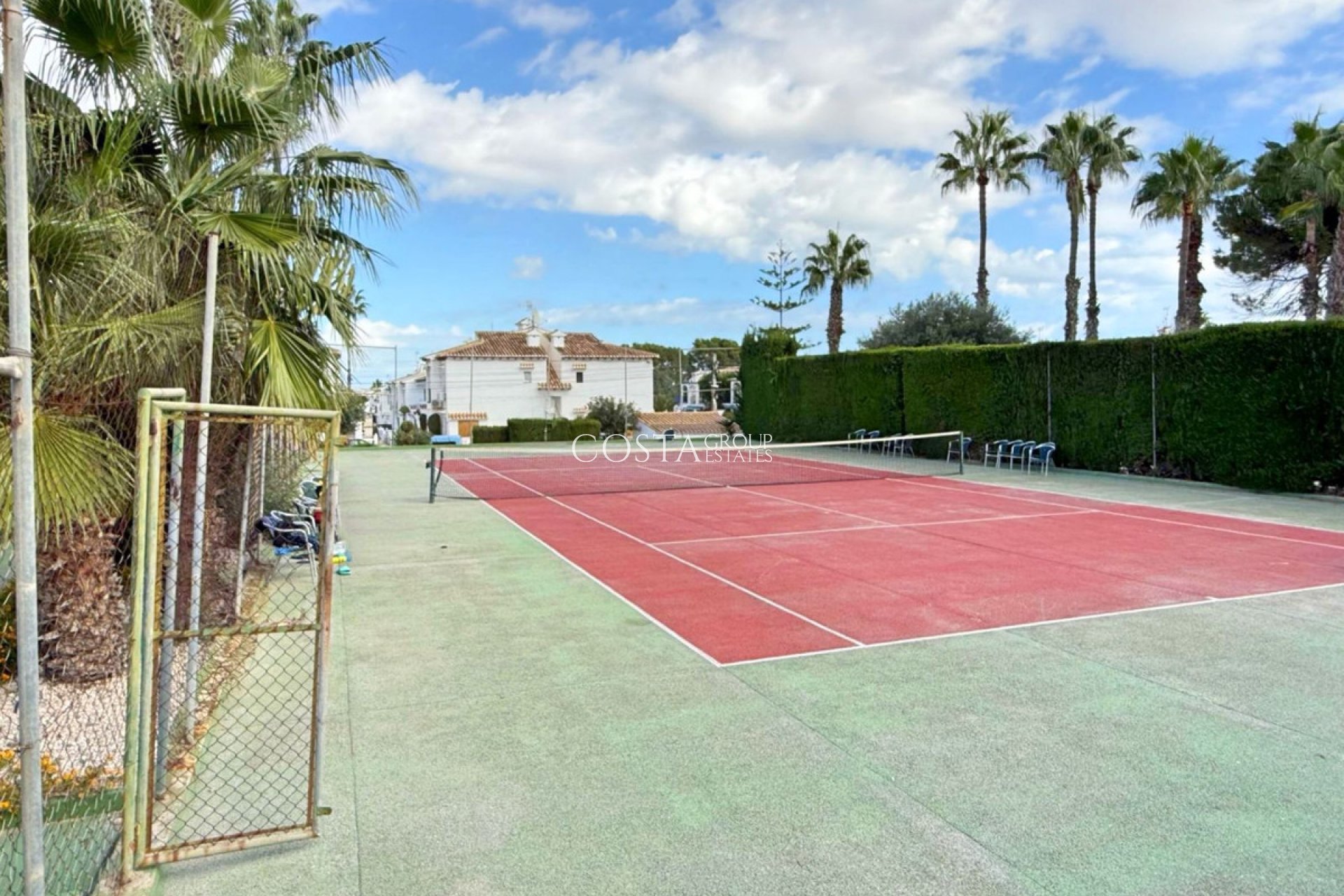 Resale - House -
Torrevieja