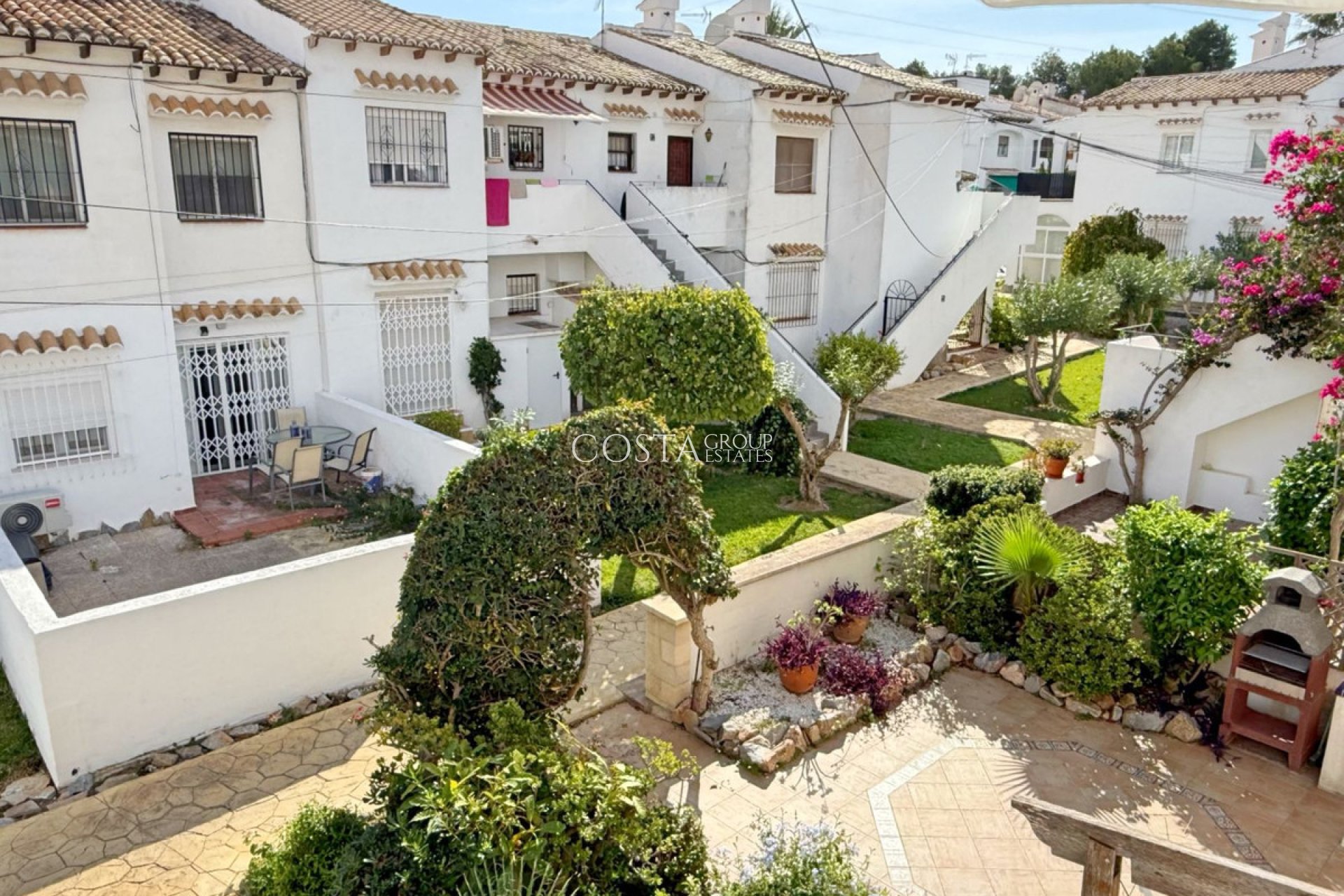 Resale - House -
Torrevieja
