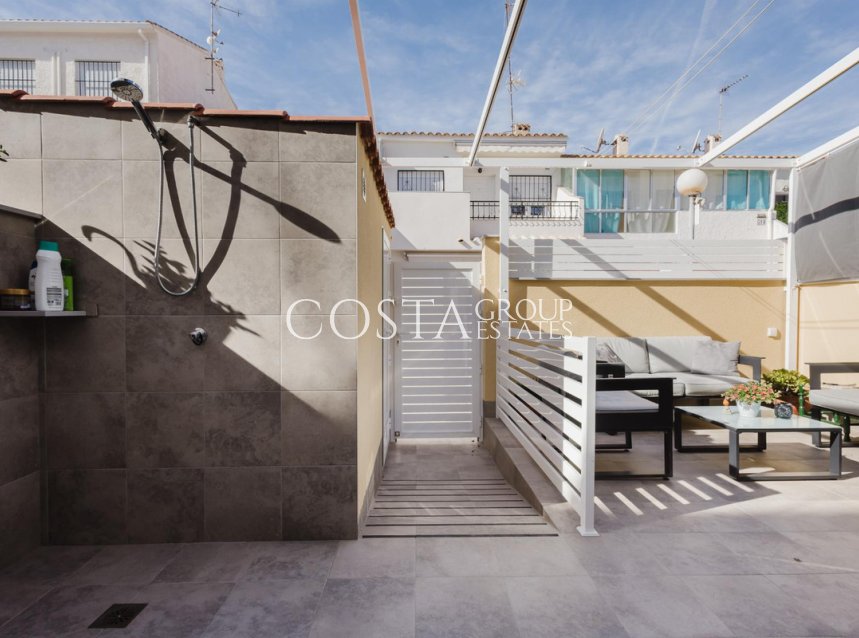 Resale - House -
Torrevieja