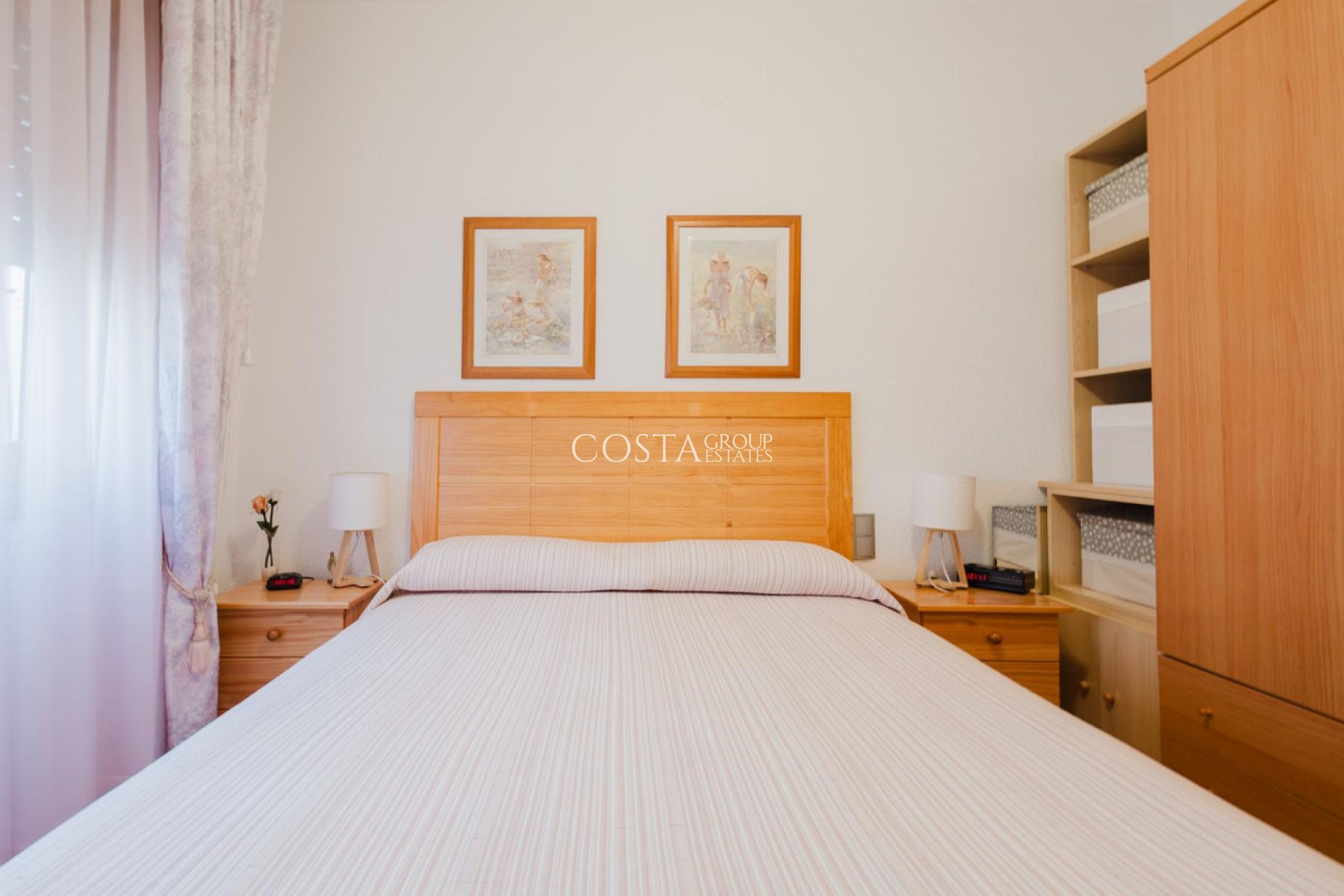 Resale - House -
Torrevieja