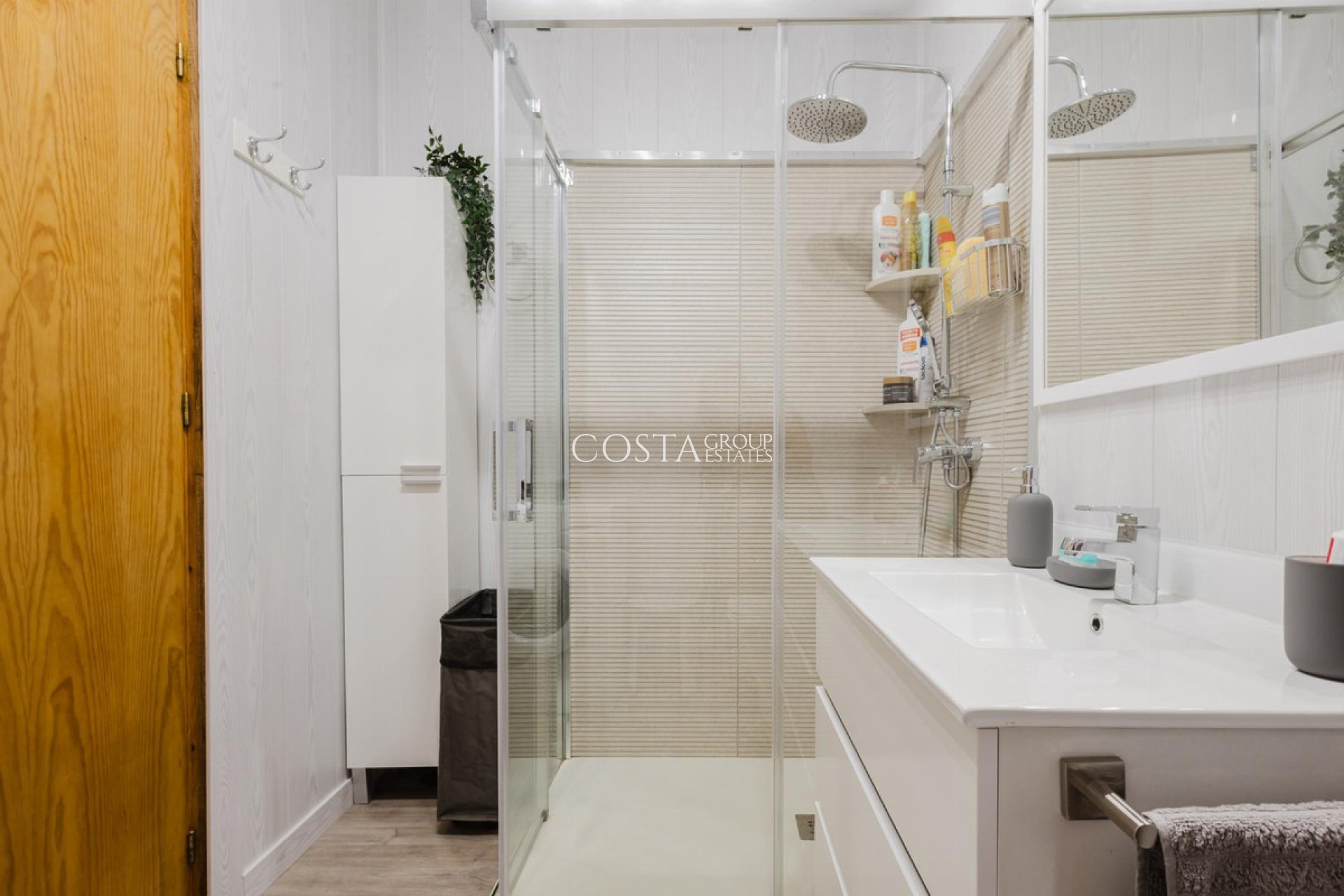 Resale - House -
Torrevieja