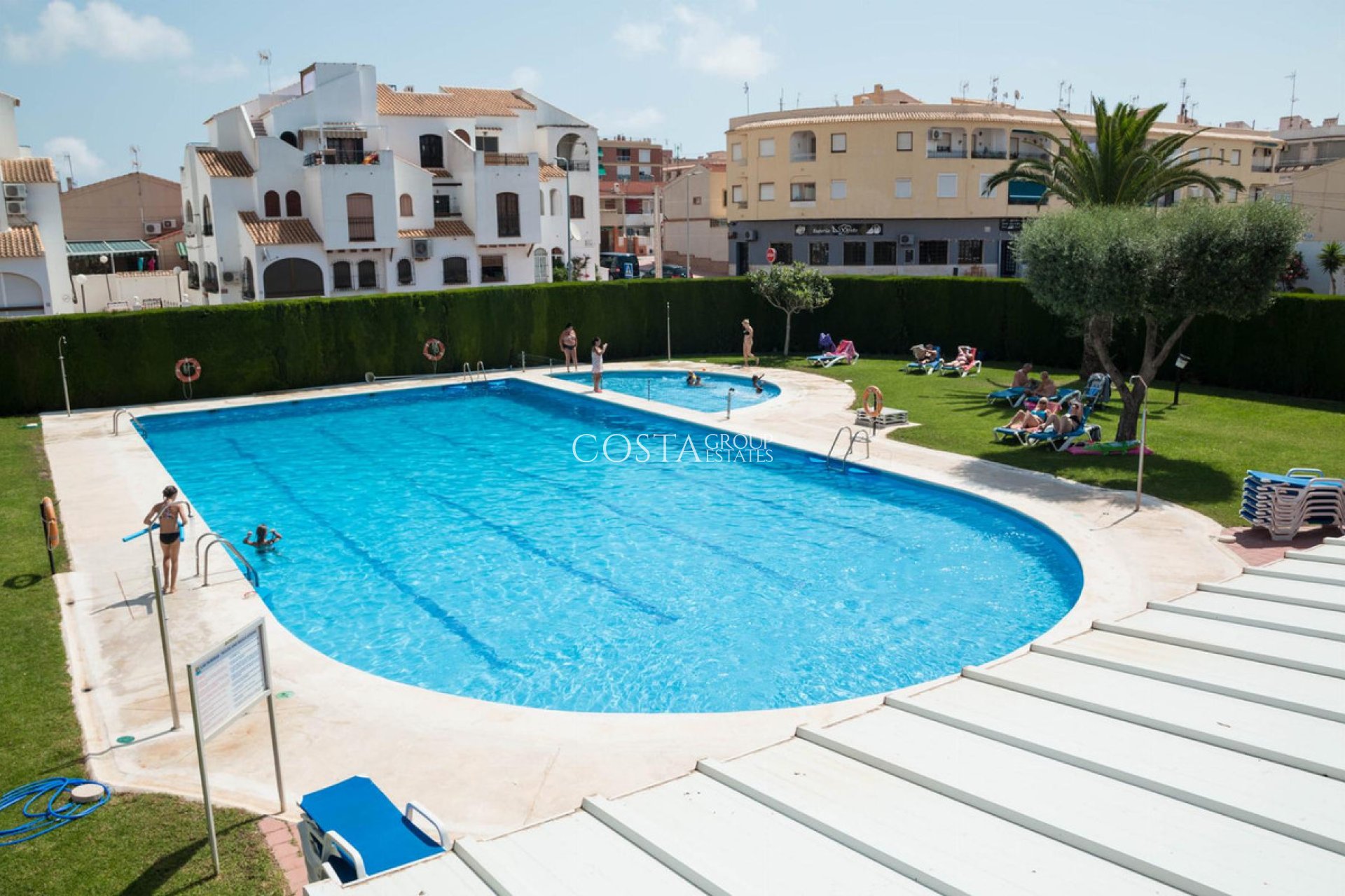 Resale - House -
Torrevieja