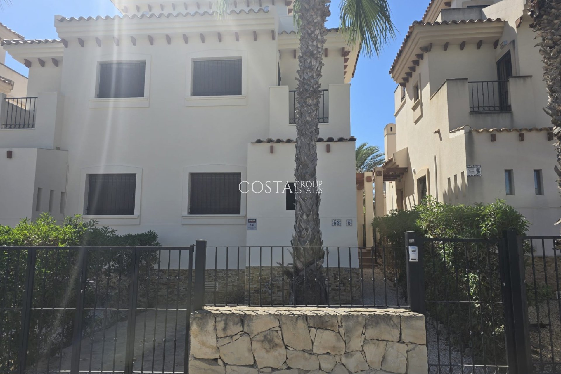 Resale - Villa -
Algorfa - La finca Golf