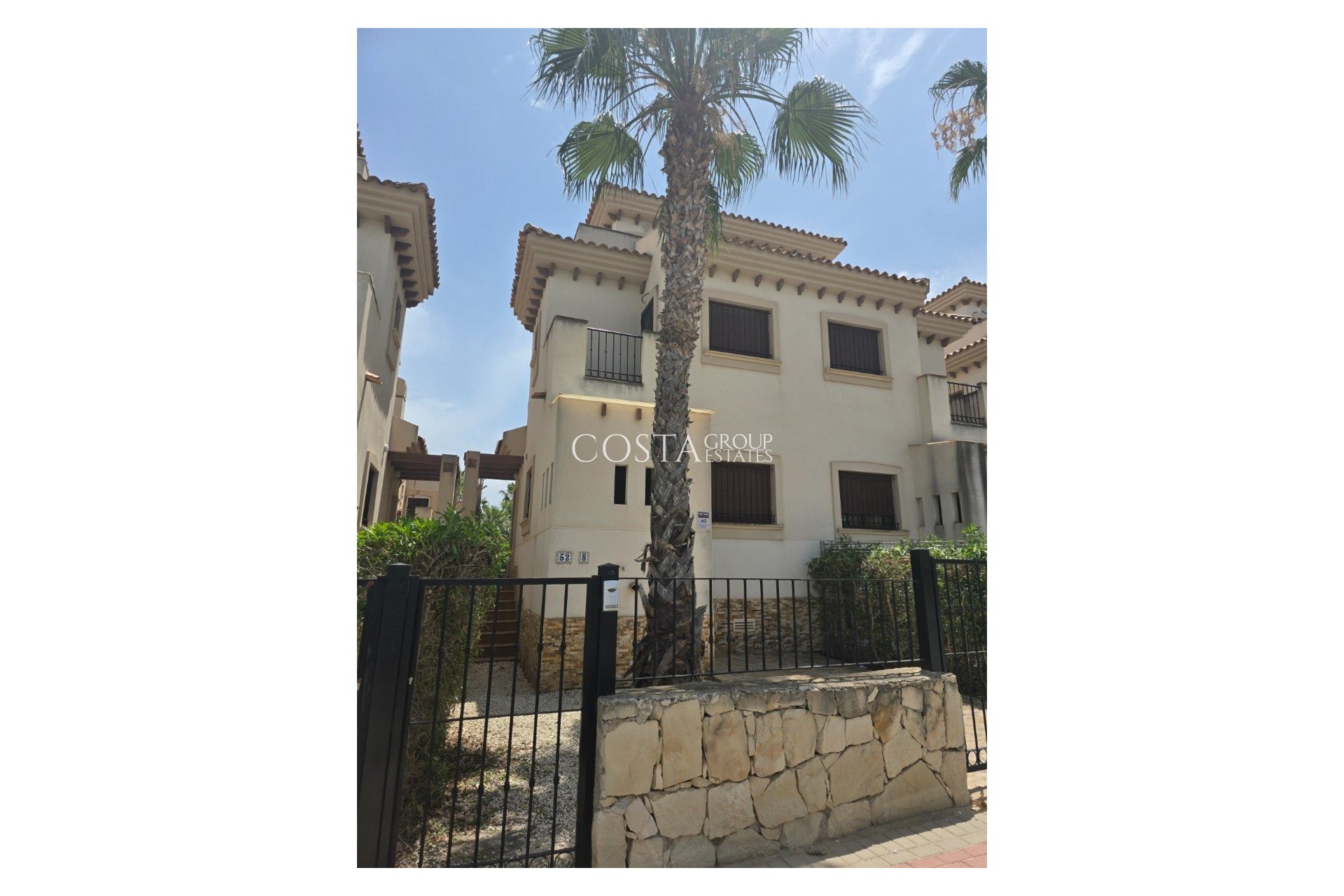 Resale - Villa -
Algorfa - La finca Golf