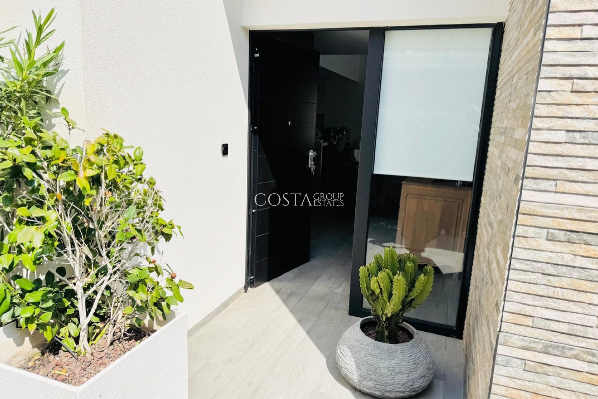 Resale - Villa -
Algorfa - La Finca Golf