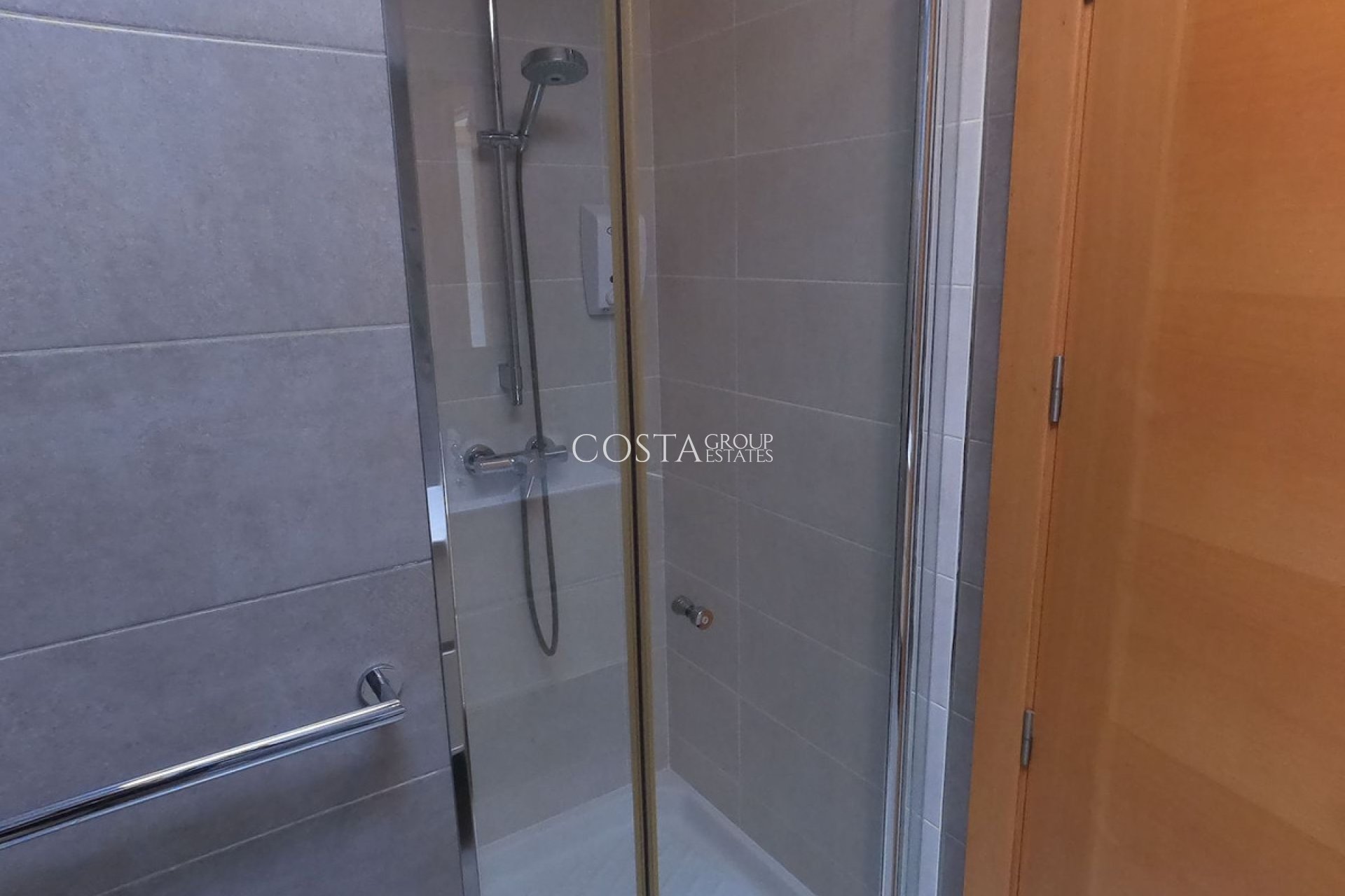 Resale - Villa -
Algorfa - La Finca Golf