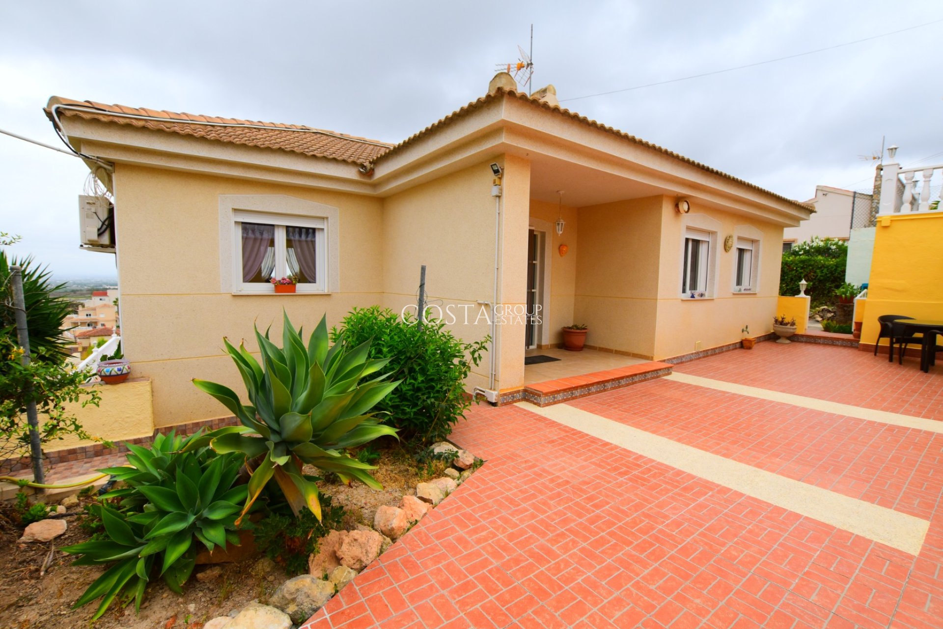 Resale - Villa -
Algorfa - Montemar