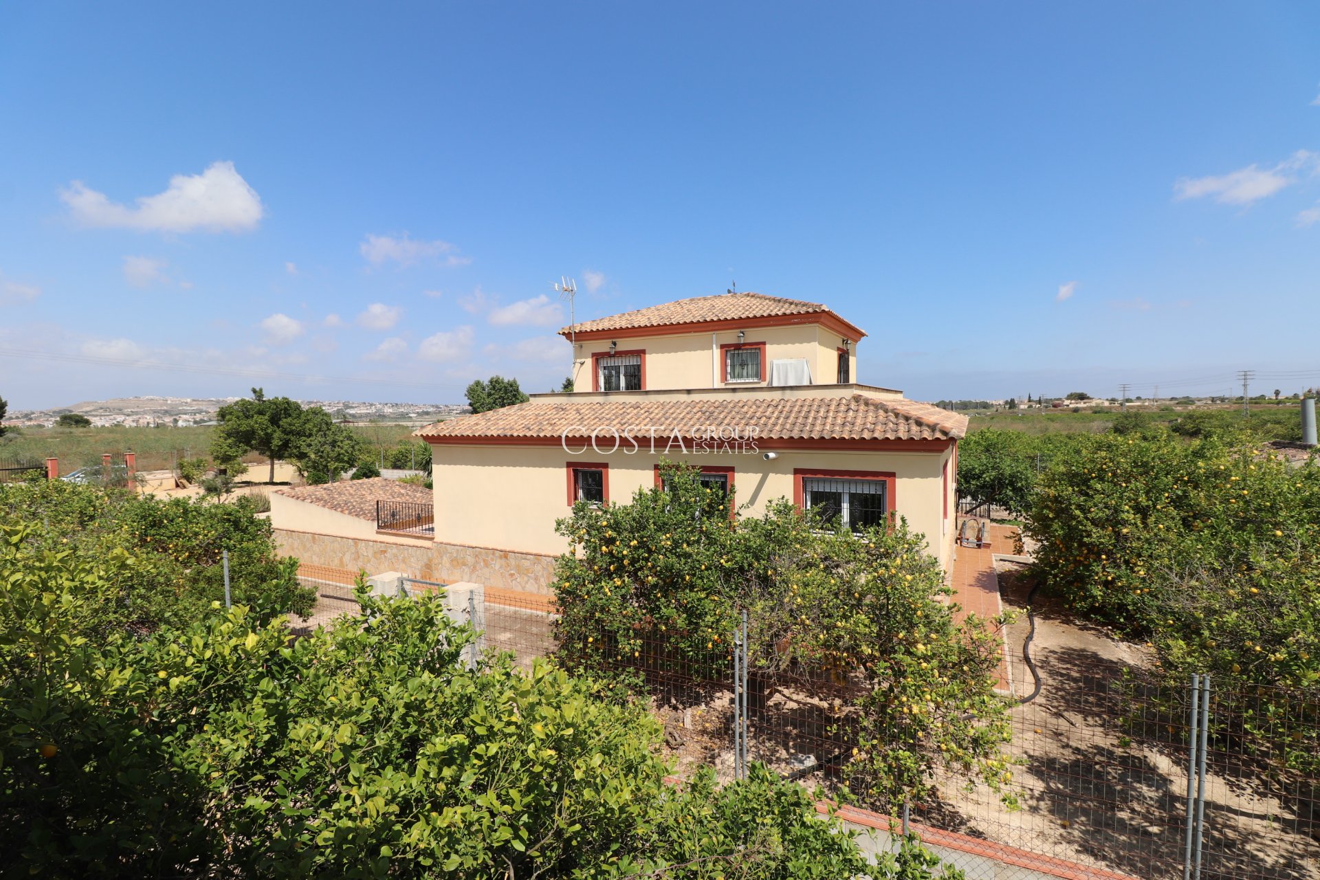 Resale - Villa -
Algorfa