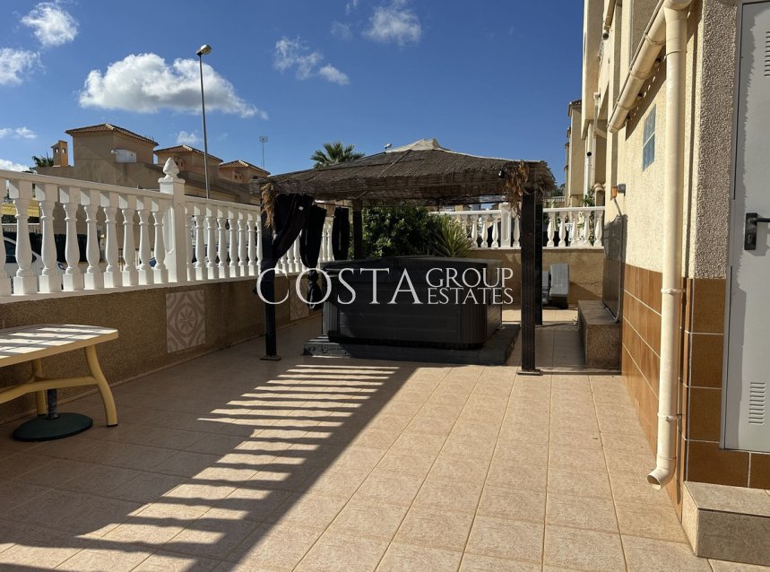 Resale - Villa -
Alicante - Alicante Centro