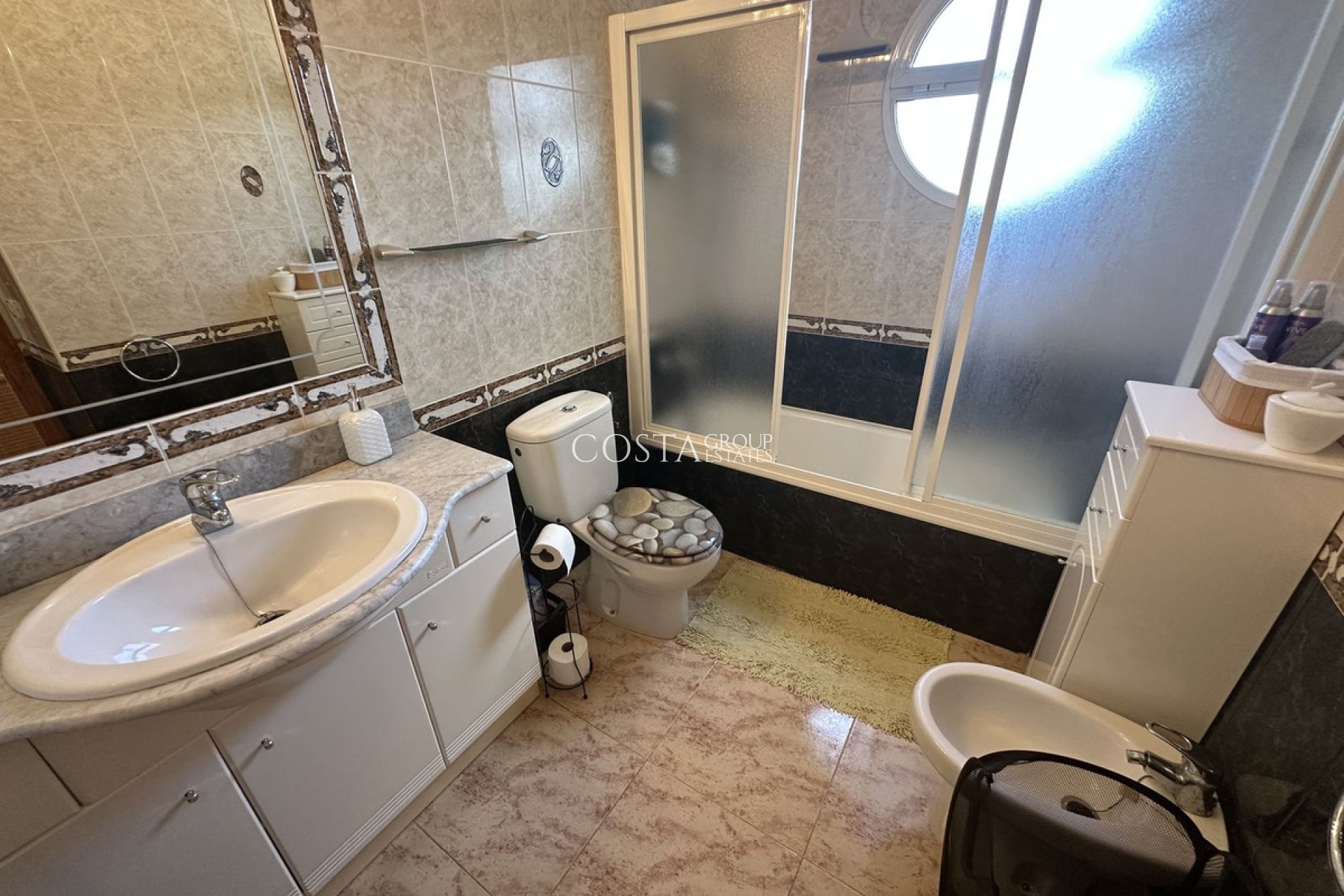 Resale - Villa -
Alicante - Alicante Centro