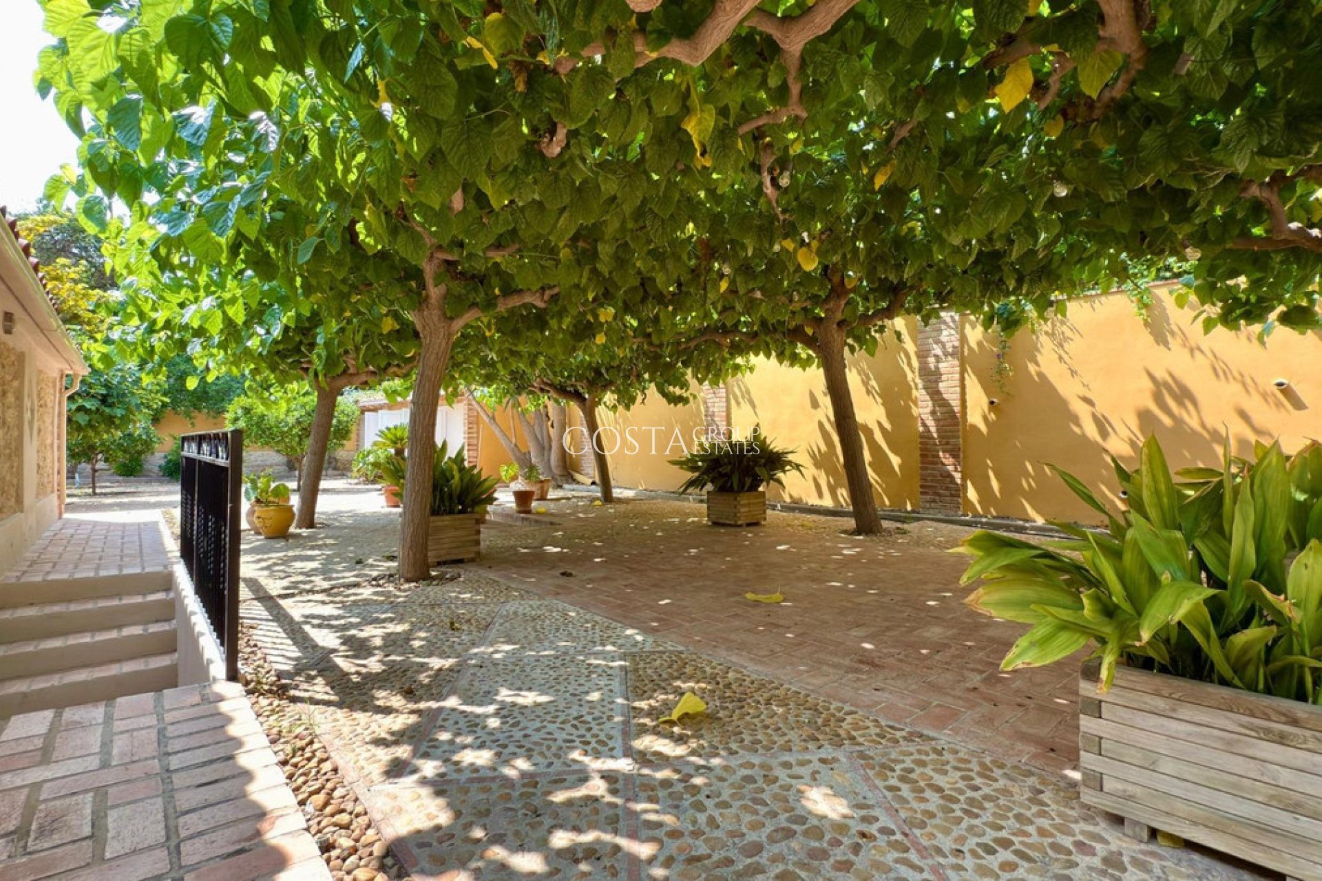 Resale - Villa -
Alicante - Alicante Centro