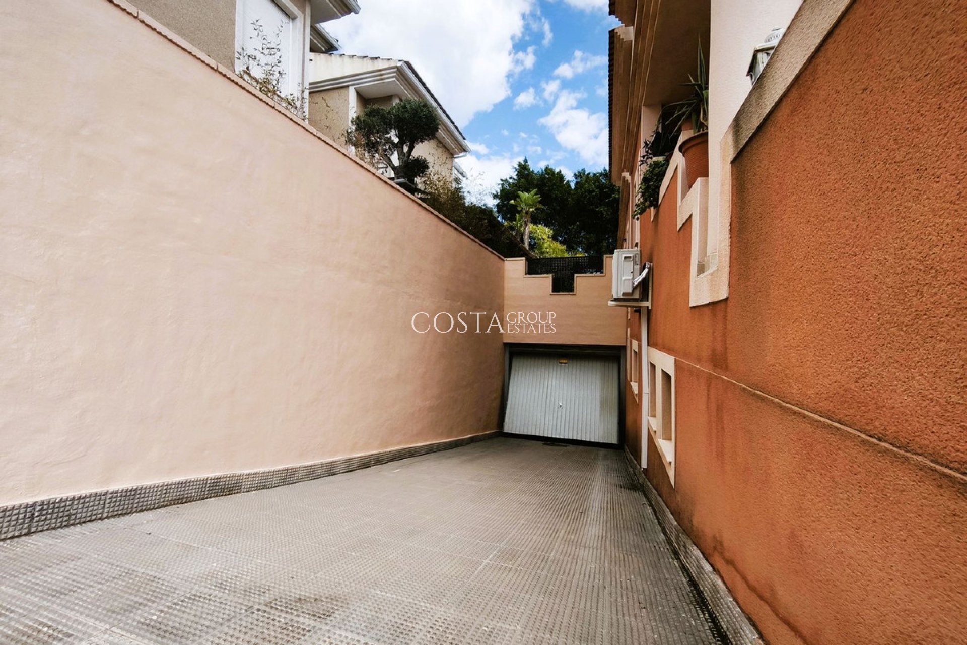 Resale - Villa -
Alicante - Alicante Centro