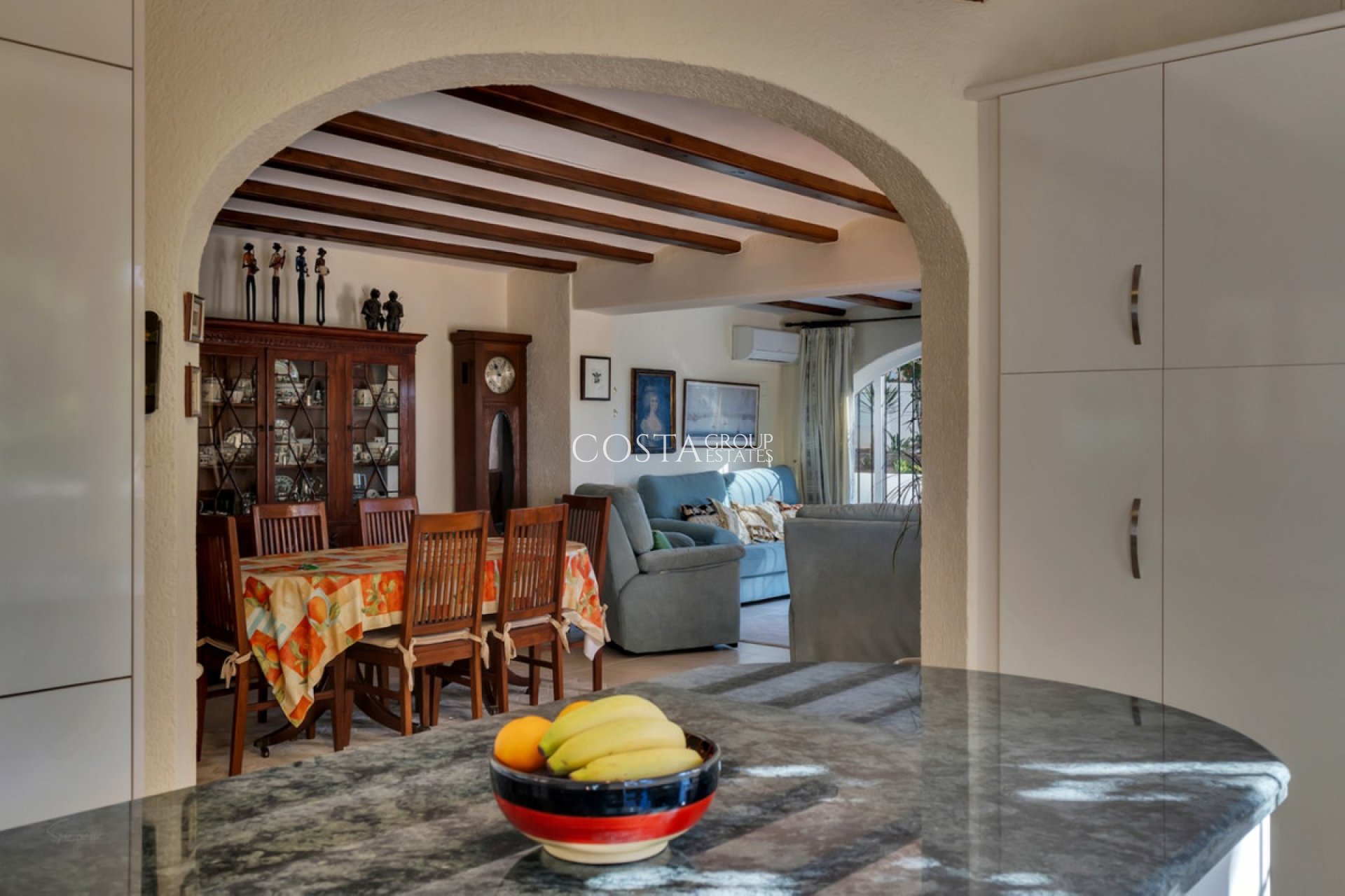 Resale - Villa -
Alicante - Alicante Centro