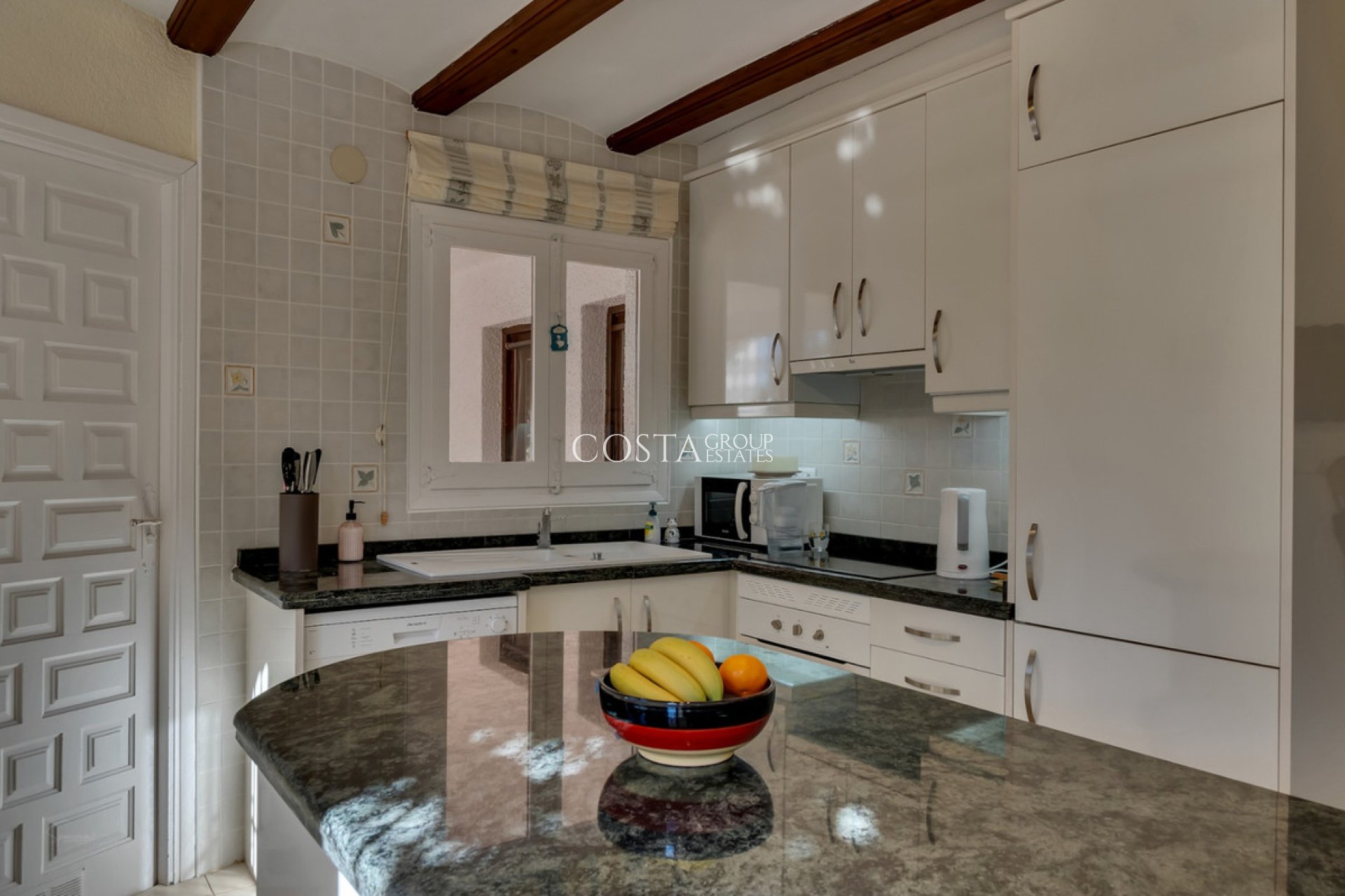 Resale - Villa -
Alicante - Alicante Centro