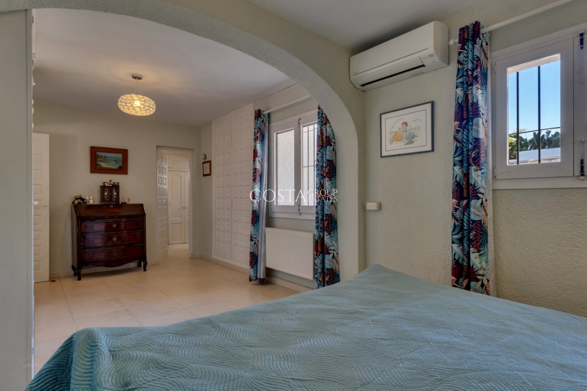 Resale - Villa -
Alicante - Alicante Centro