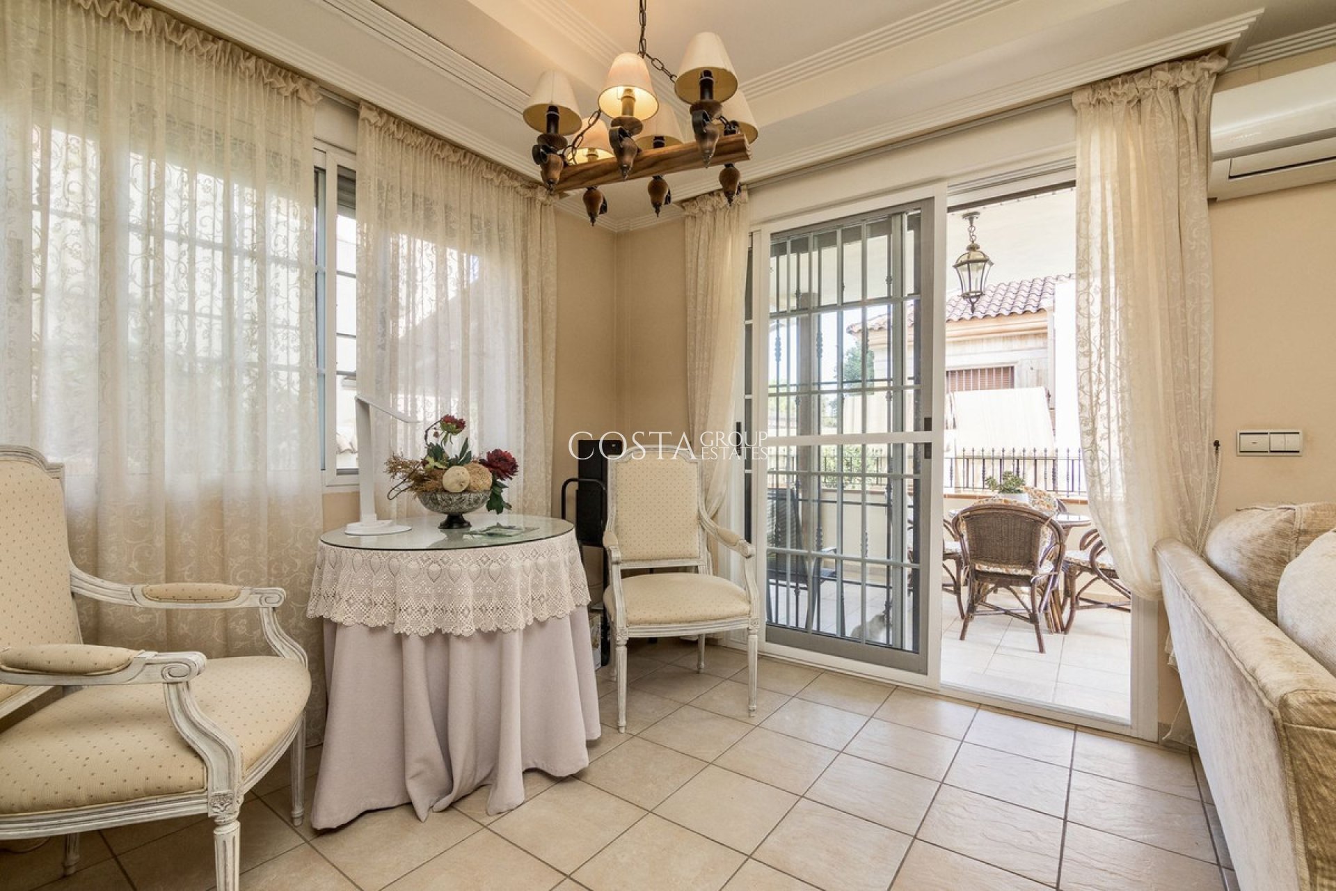 Resale - Villa -
Almoradí - Almoradi Centro