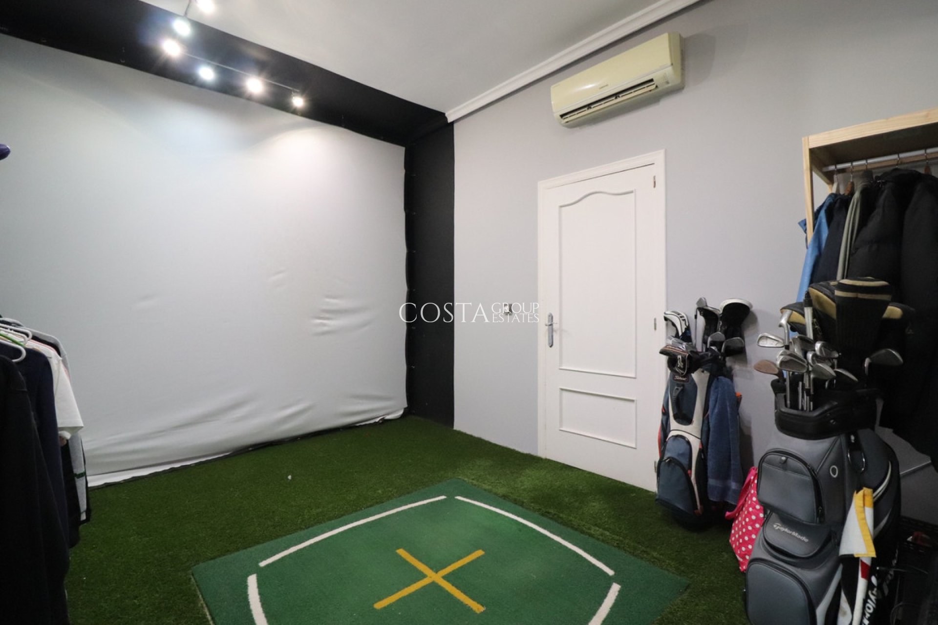 Resale - Villa -
Almoradí - Heredades