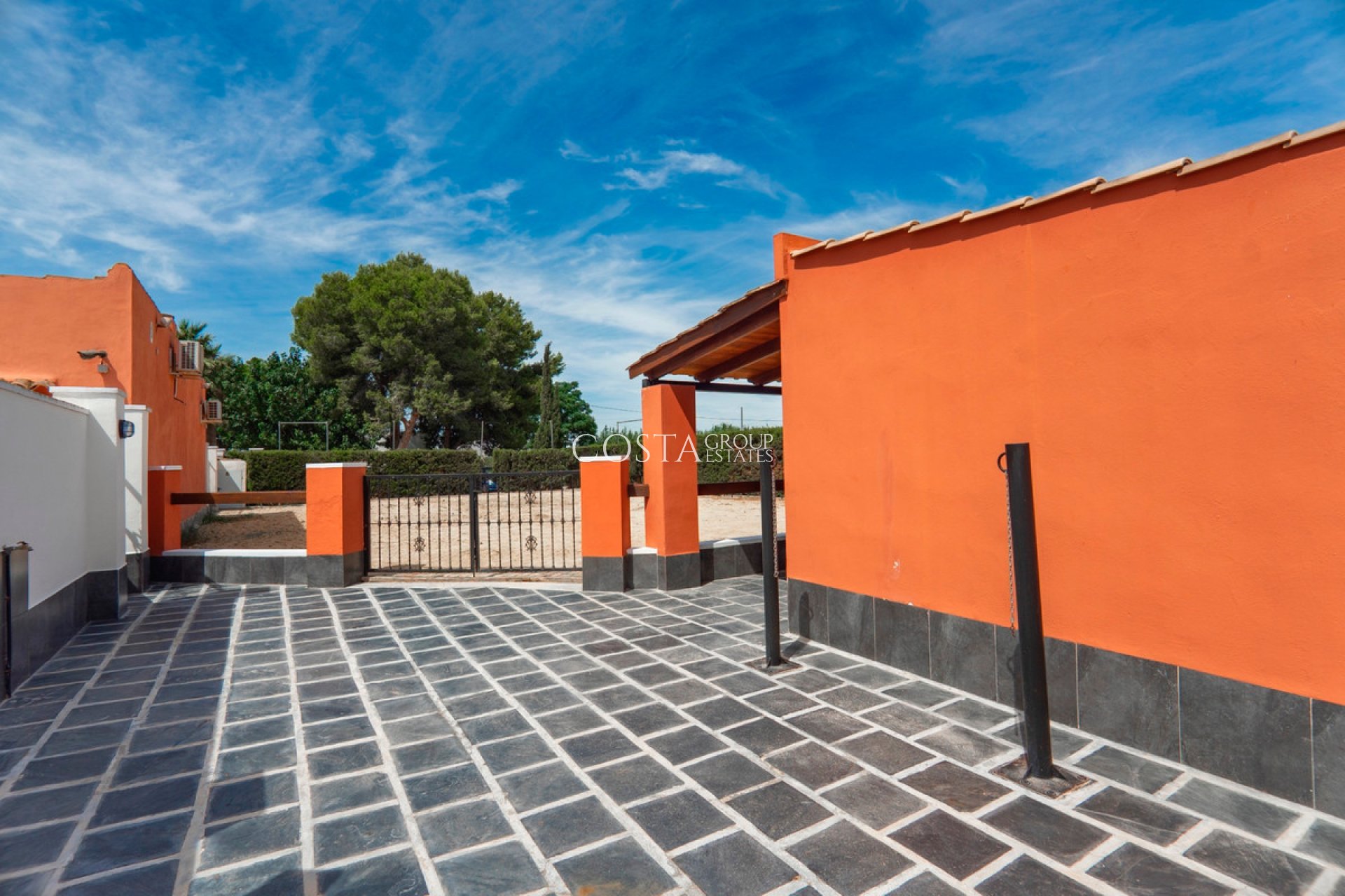 Resale - Villa -
Almoradí - Heredades