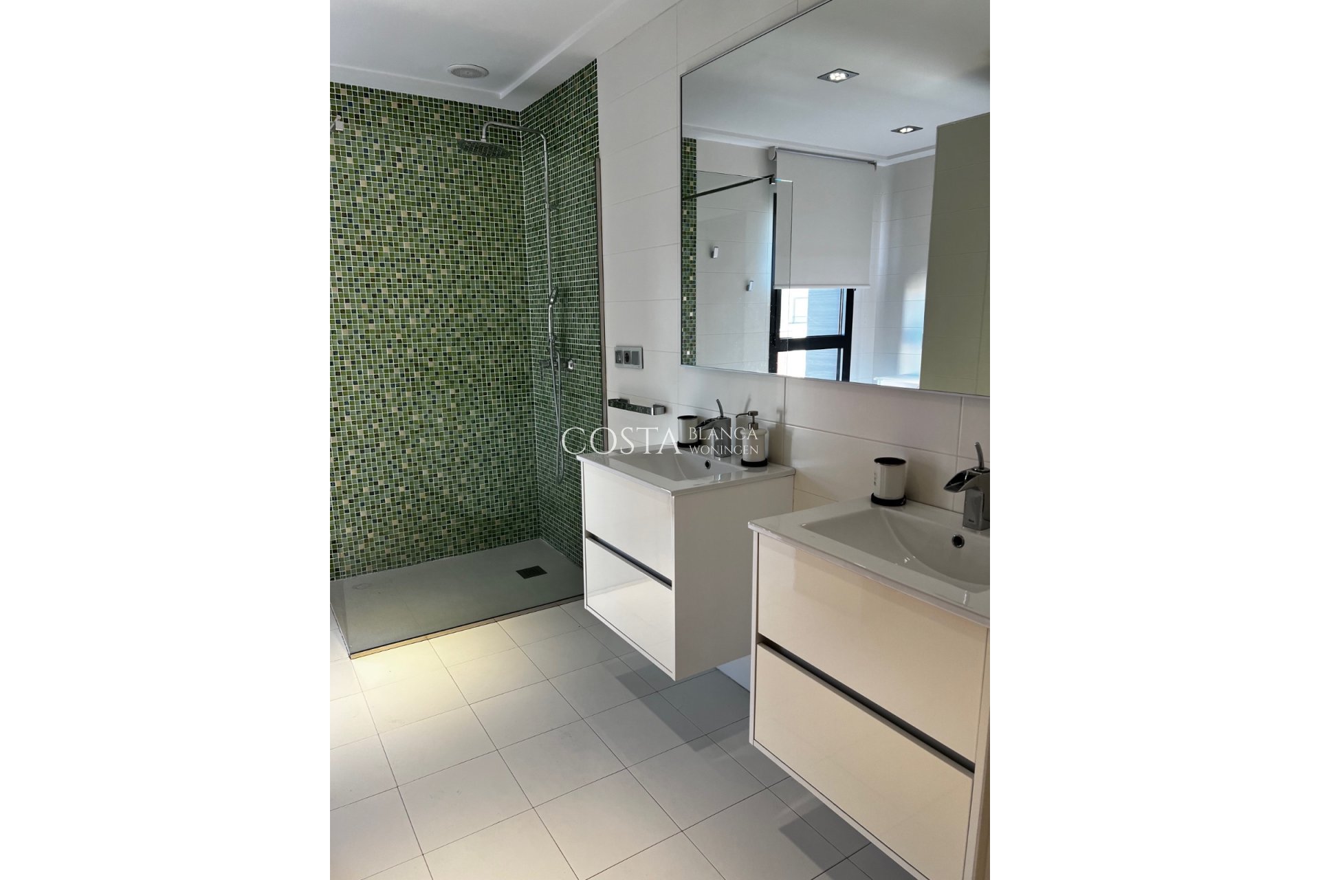 Resale - Villa -
Almoradí