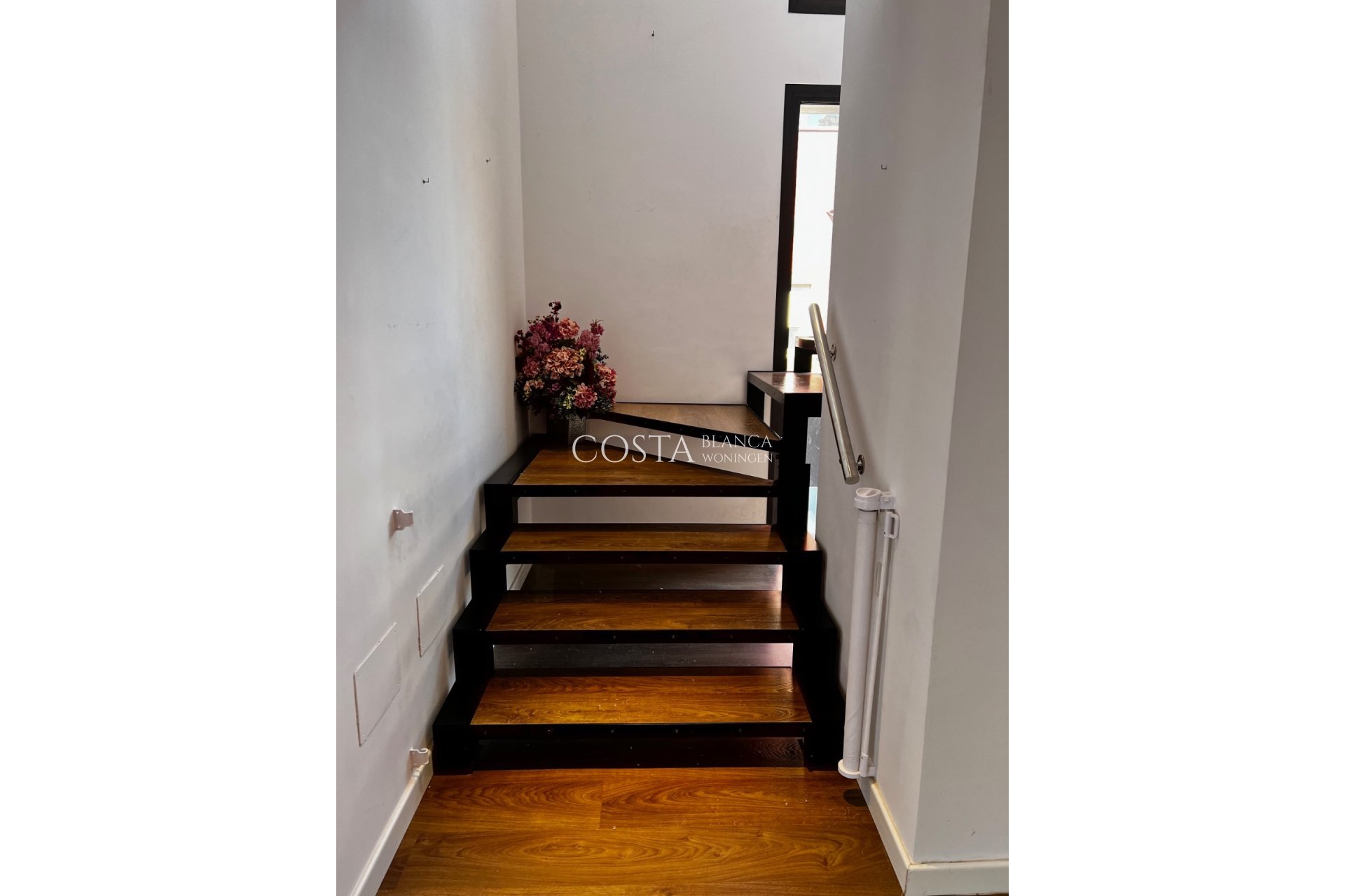 Resale - Villa -
Almoradí