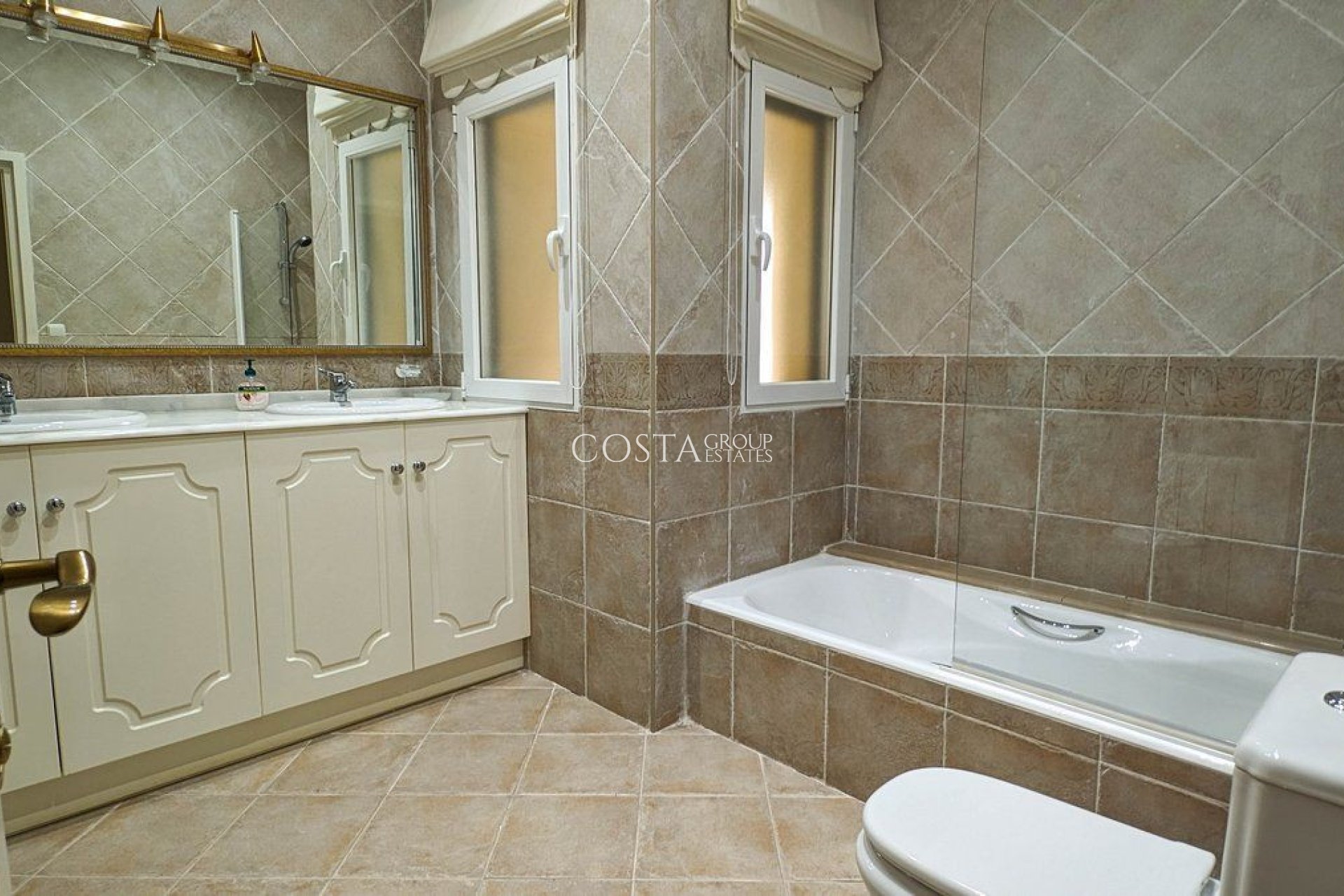 Resale - Villa -
Altea - Altea Centro