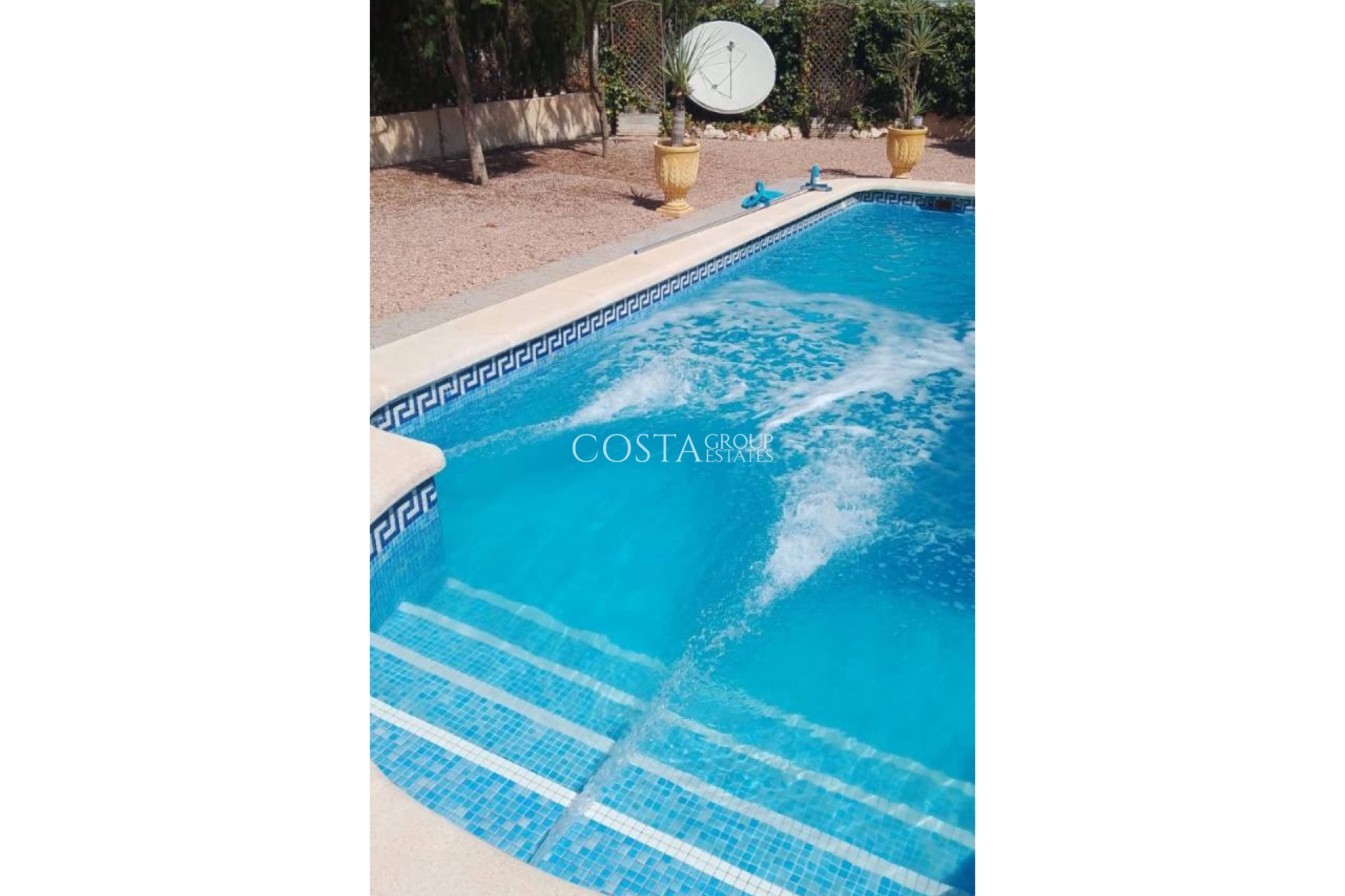 Resale - Villa -
Benferri