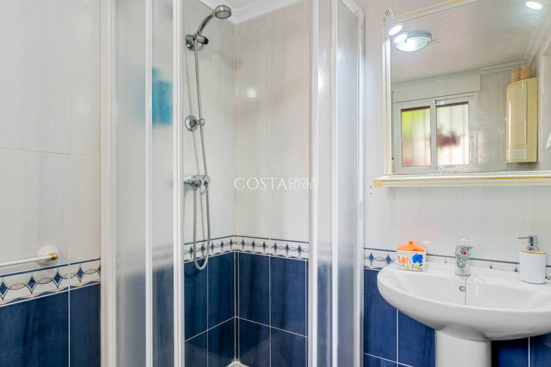 Resale - Villa -
Benijofar