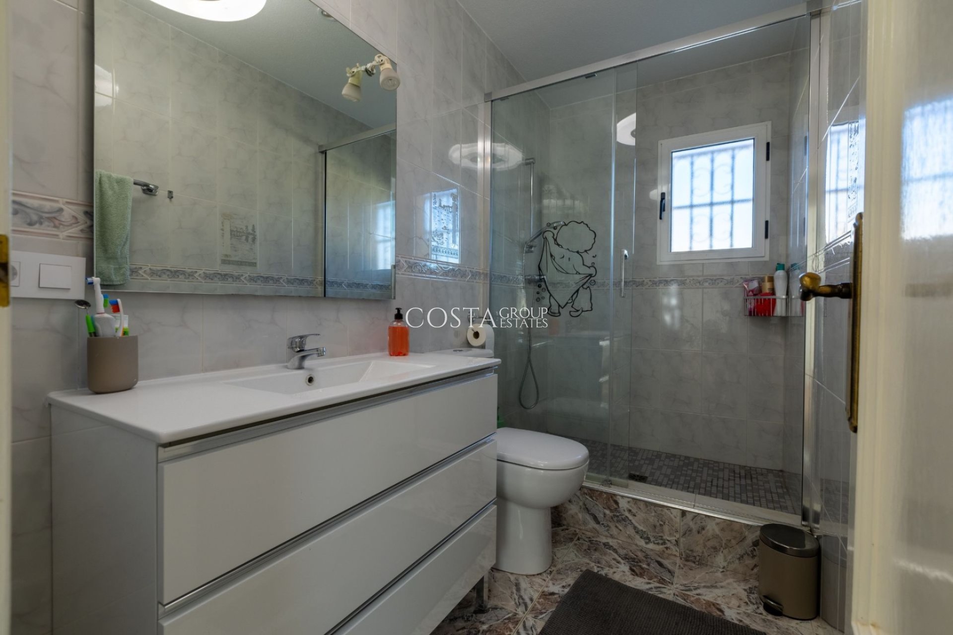 Resale - Villa -
Benijofar