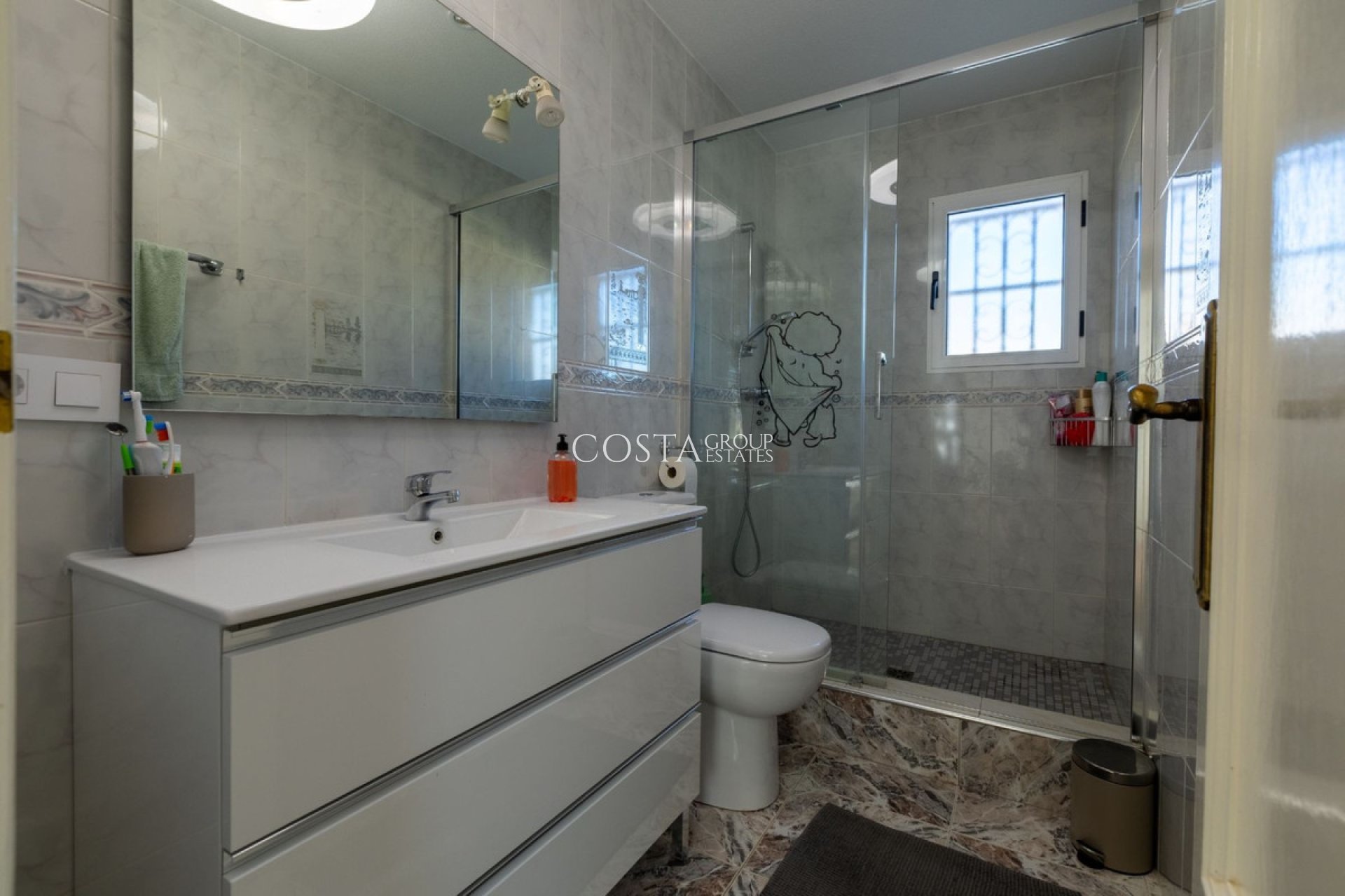 Resale - Villa -
Benijofar