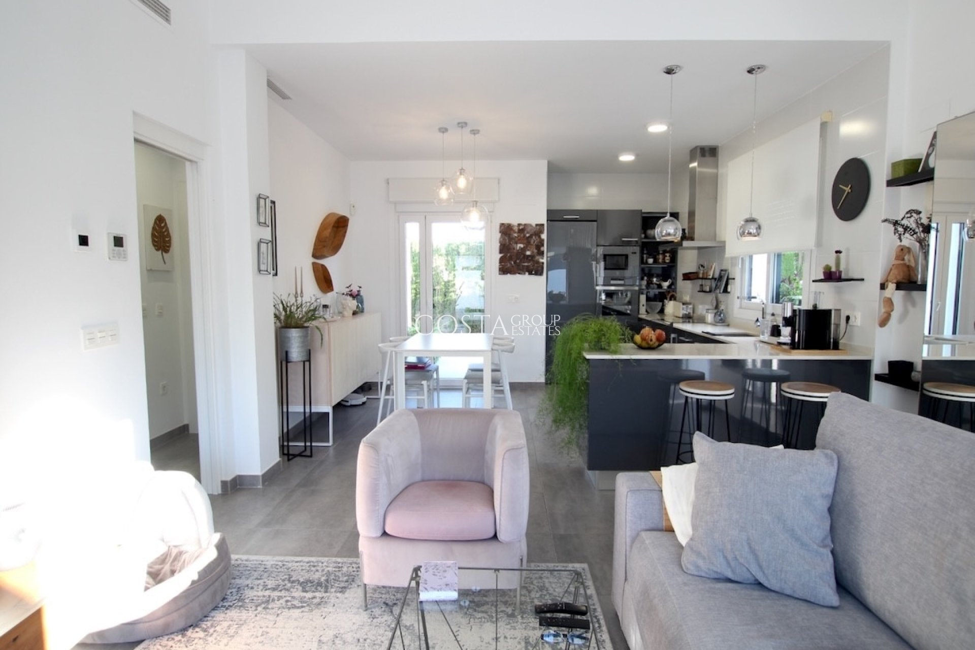 Resale - Villa -
Benijofar