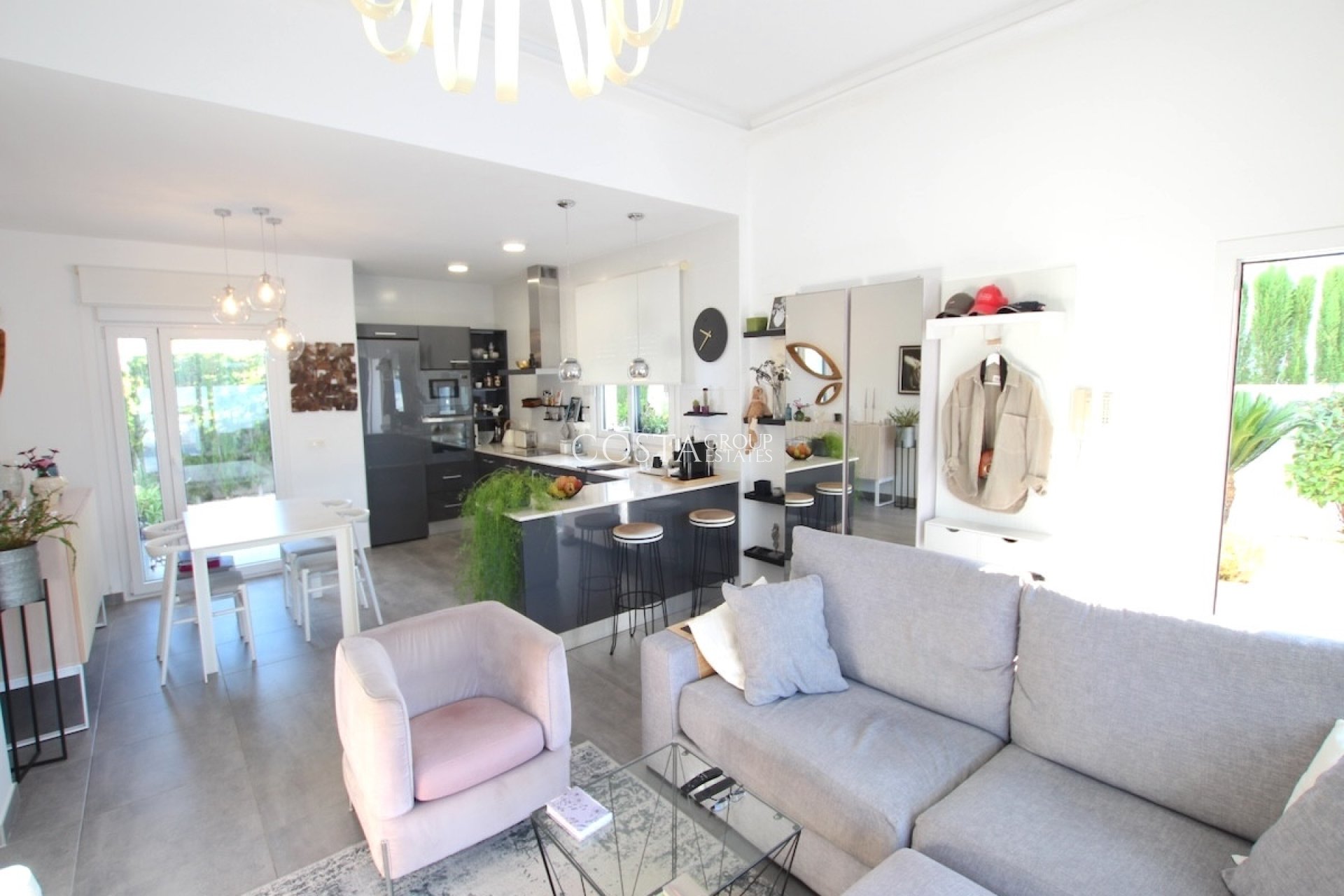 Resale - Villa -
Benijofar