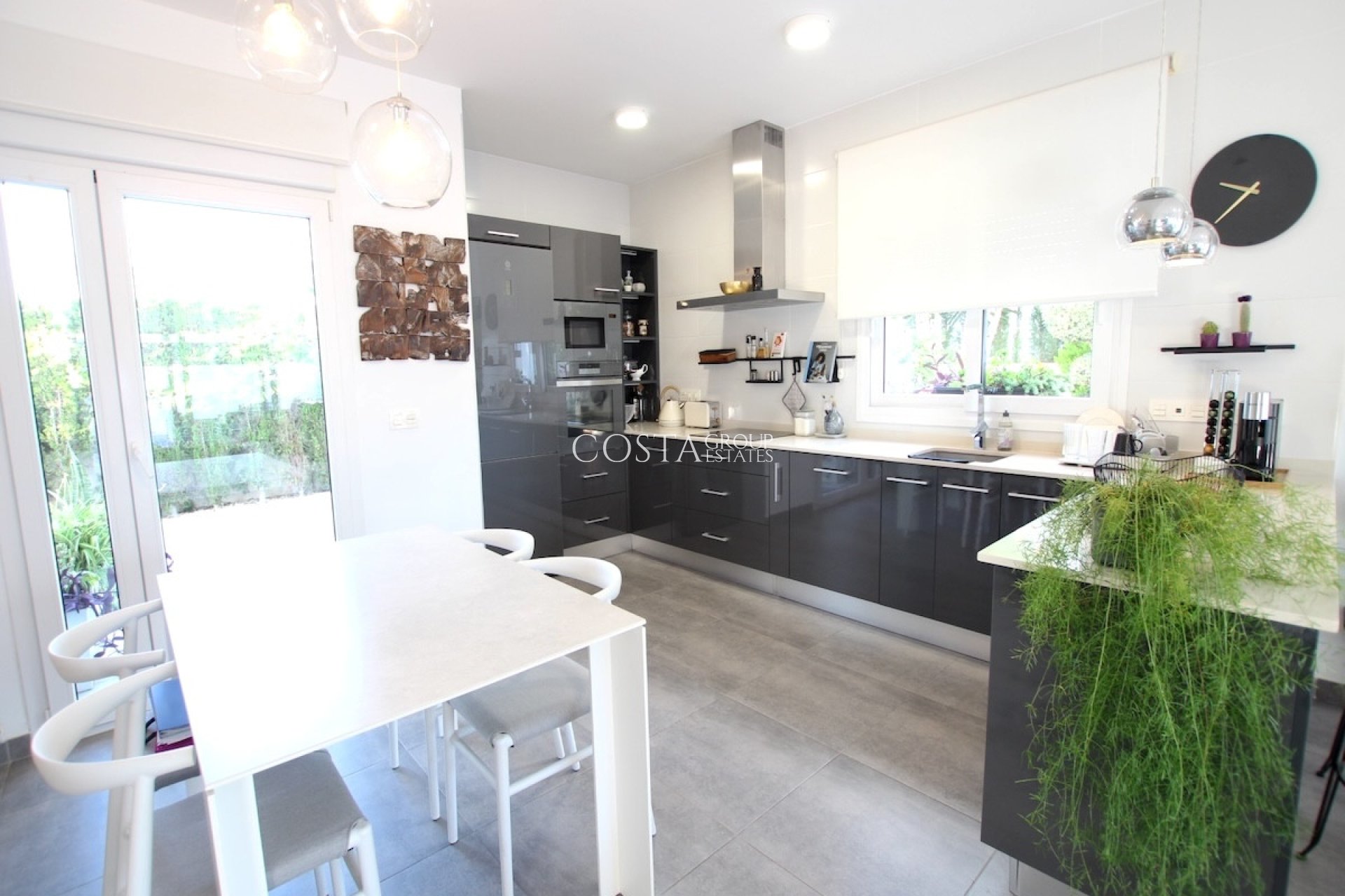 Resale - Villa -
Benijofar