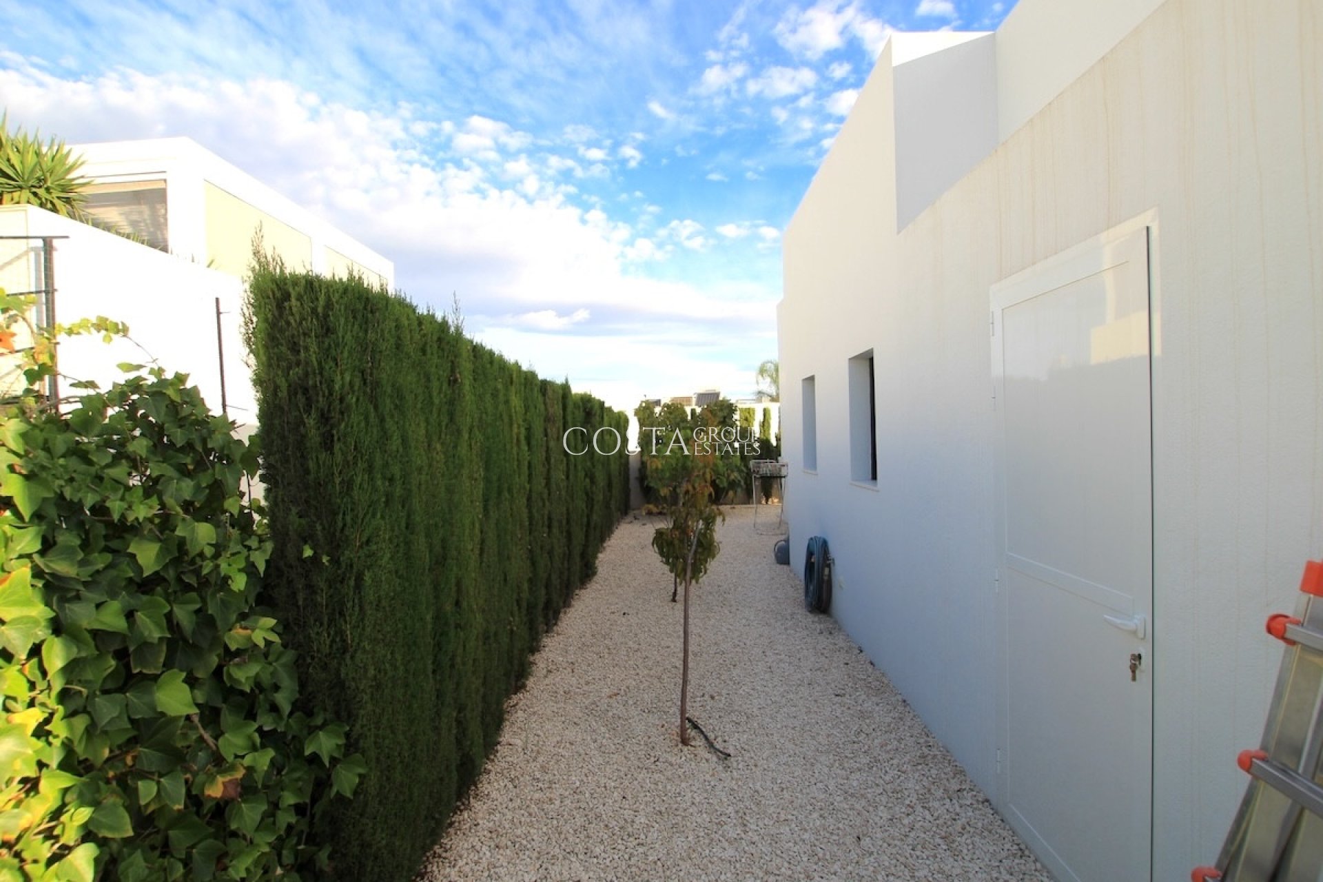 Resale - Villa -
Benijofar