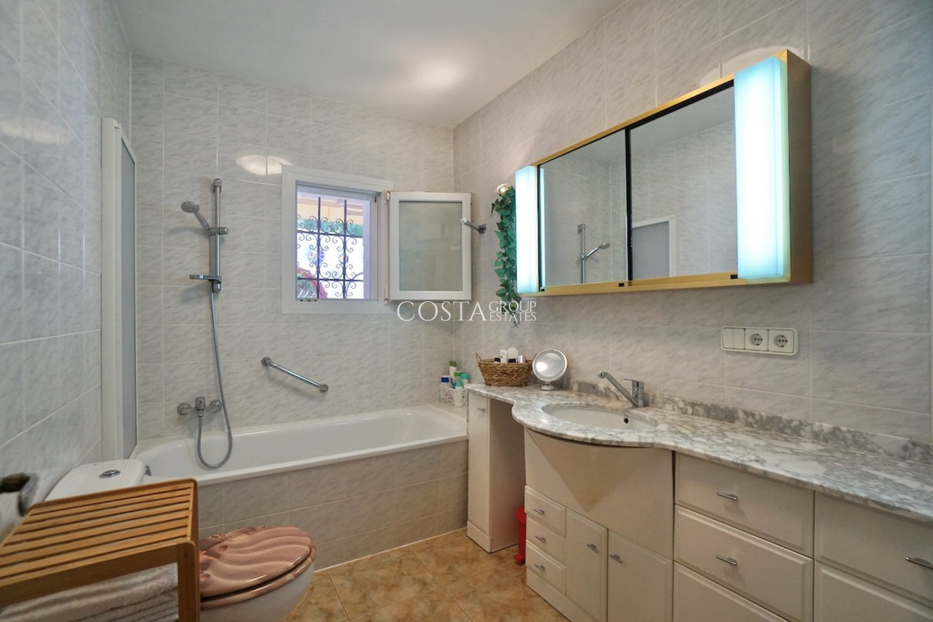 Resale - Villa -
Benissa - Benissa Centro